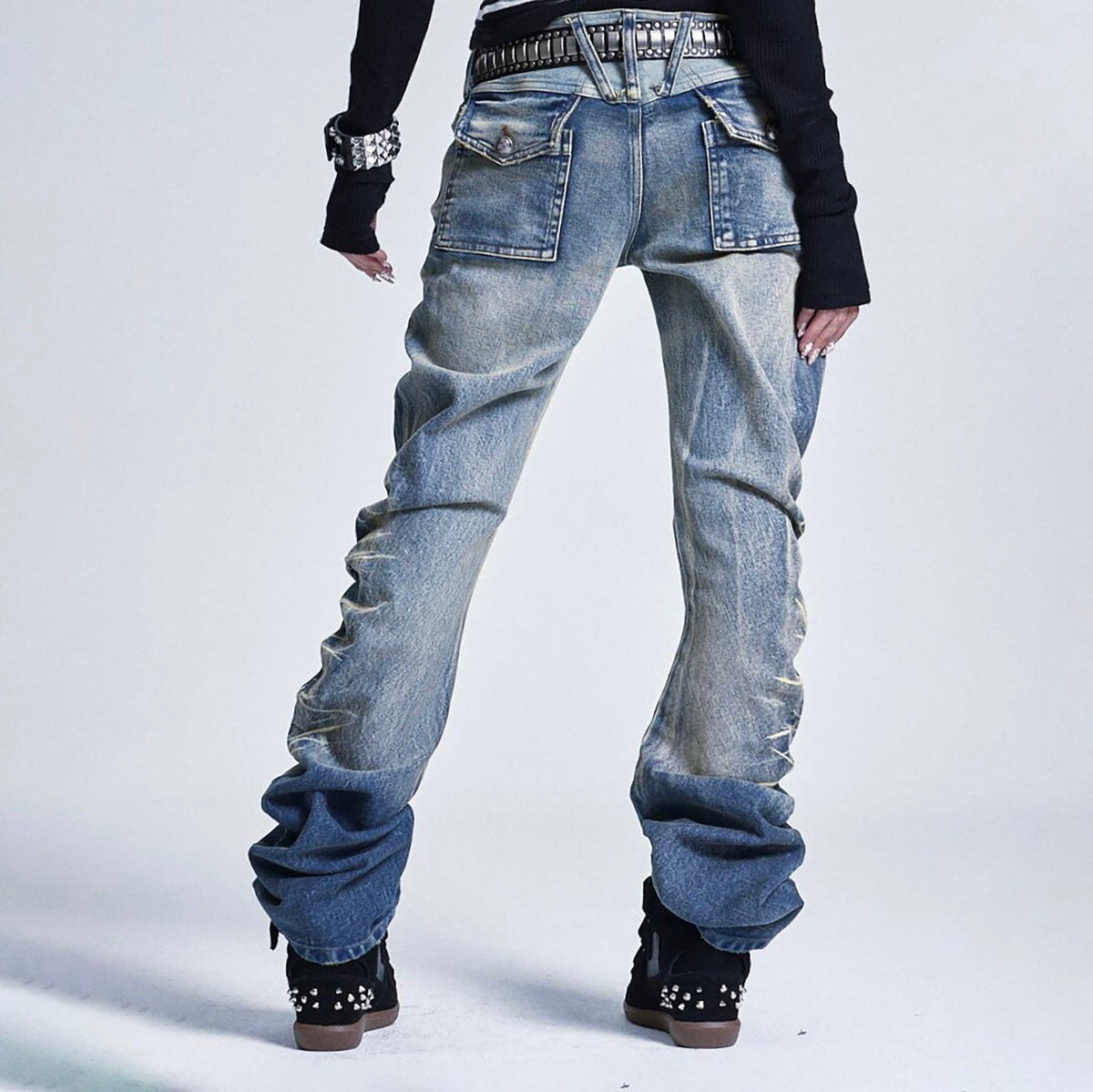 NONAME SPACE Washed Studded Curved Stacked Jeans