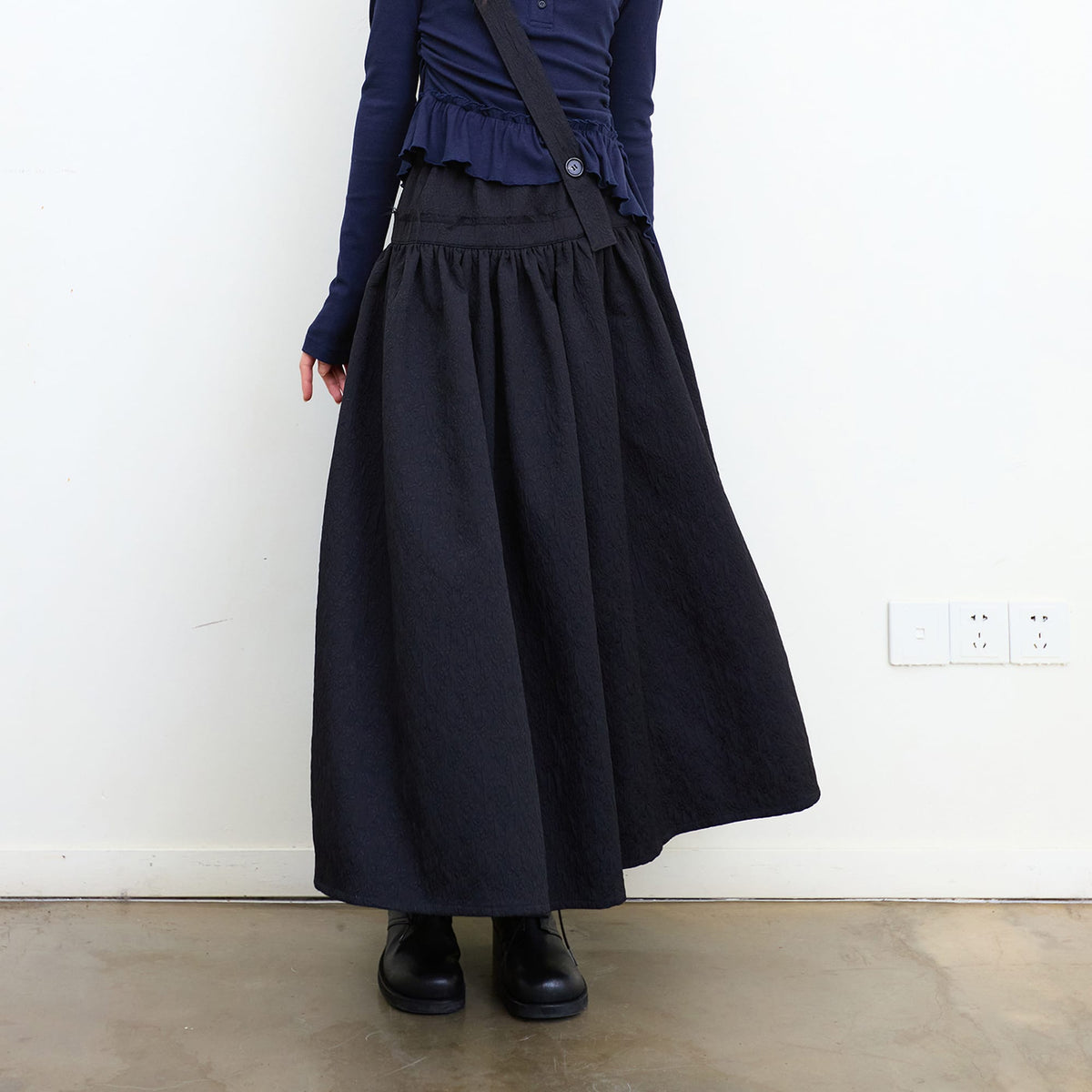 NEVERSEEZ Diagonal Strap Jacquard Umbrella Skirt