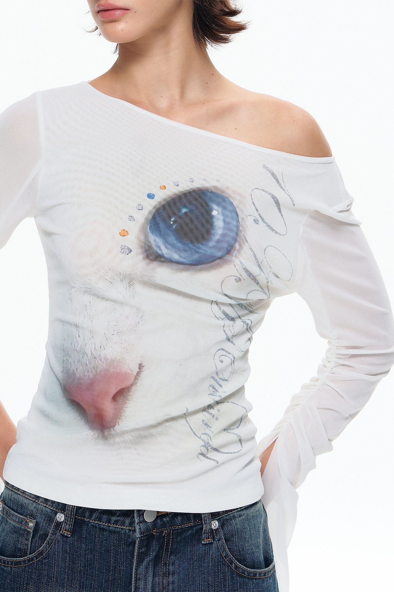 10AMSOTIIIIIIRED Asymmetrical Kitty Full-Printed Long-Sleeve Top