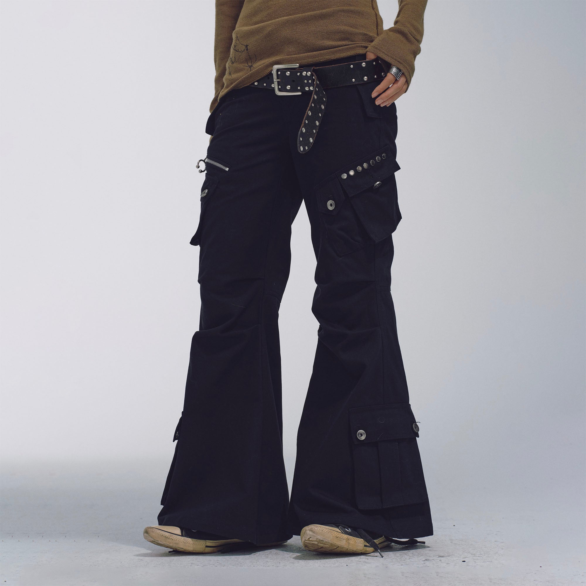 NONAME SPACE Pleated Multi-Pocket Flared Cargo Pants