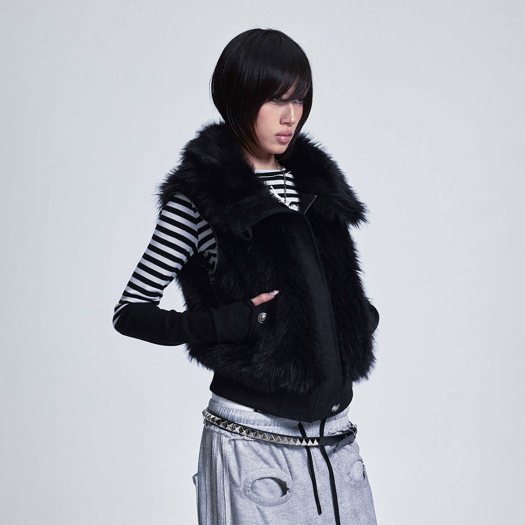 NONAME SPACE Detachable Sleeve Studded Cross Faux Fur Jacket