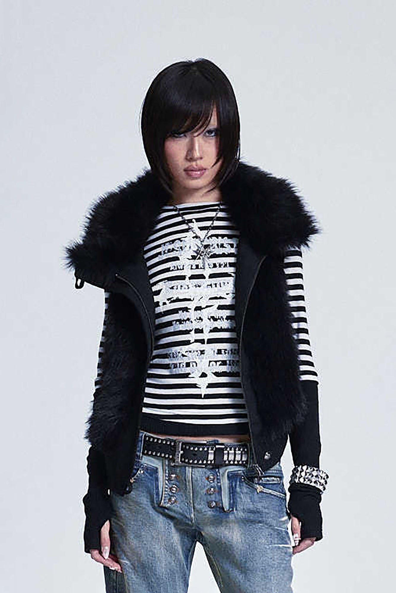 NONAME SPACE Detachable Sleeve Studded Cross Faux Fur Jacket