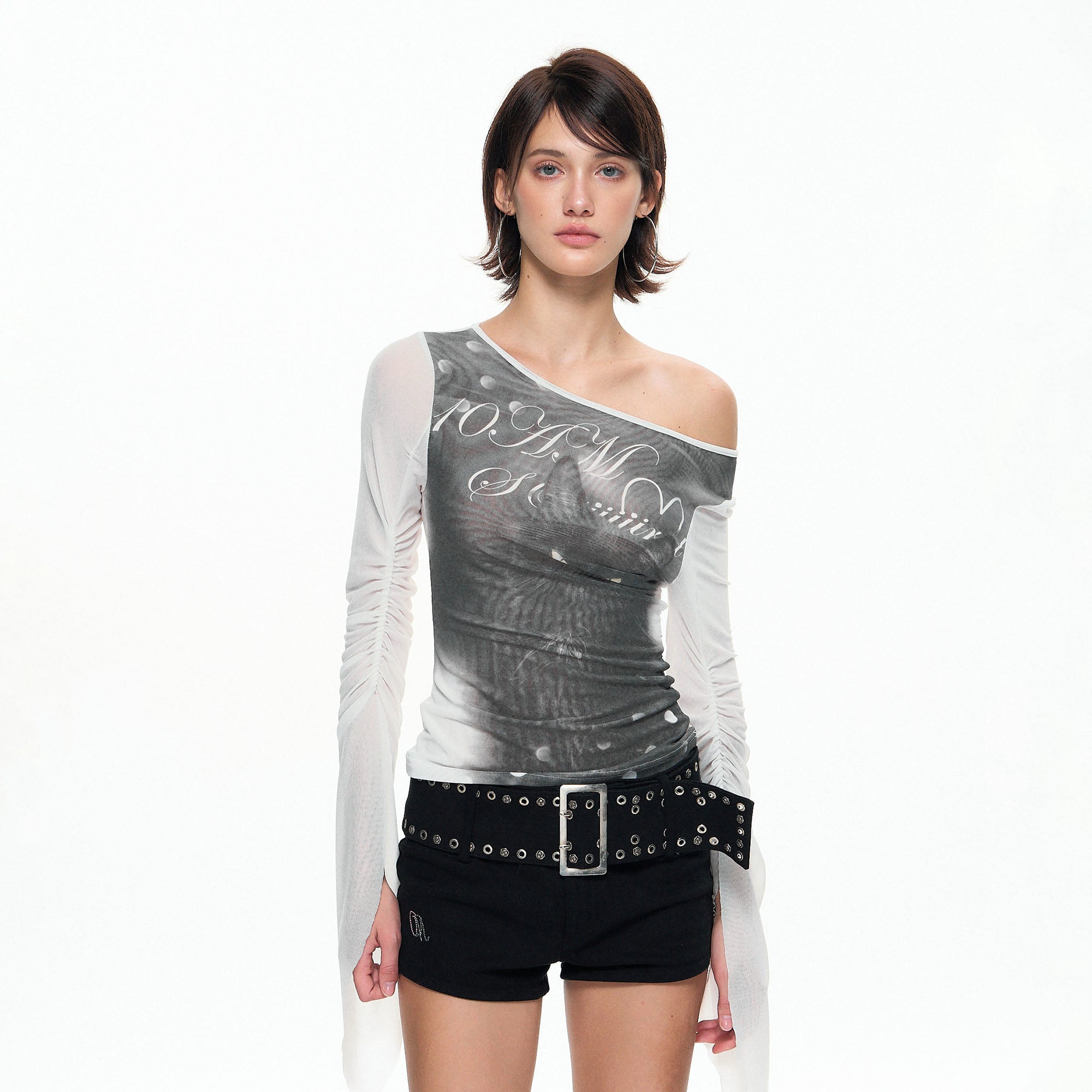 10AMSOTIIIIIIRED Asymmetrical Kitty Full-Printed Long-Sleeve Top
