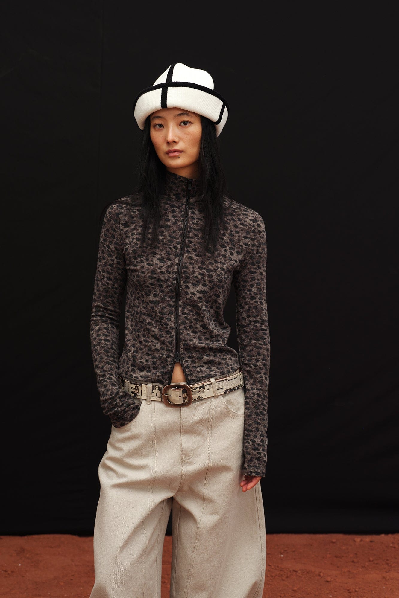 OINIMI Leopard Full-Print Knit Dual-Zip Top