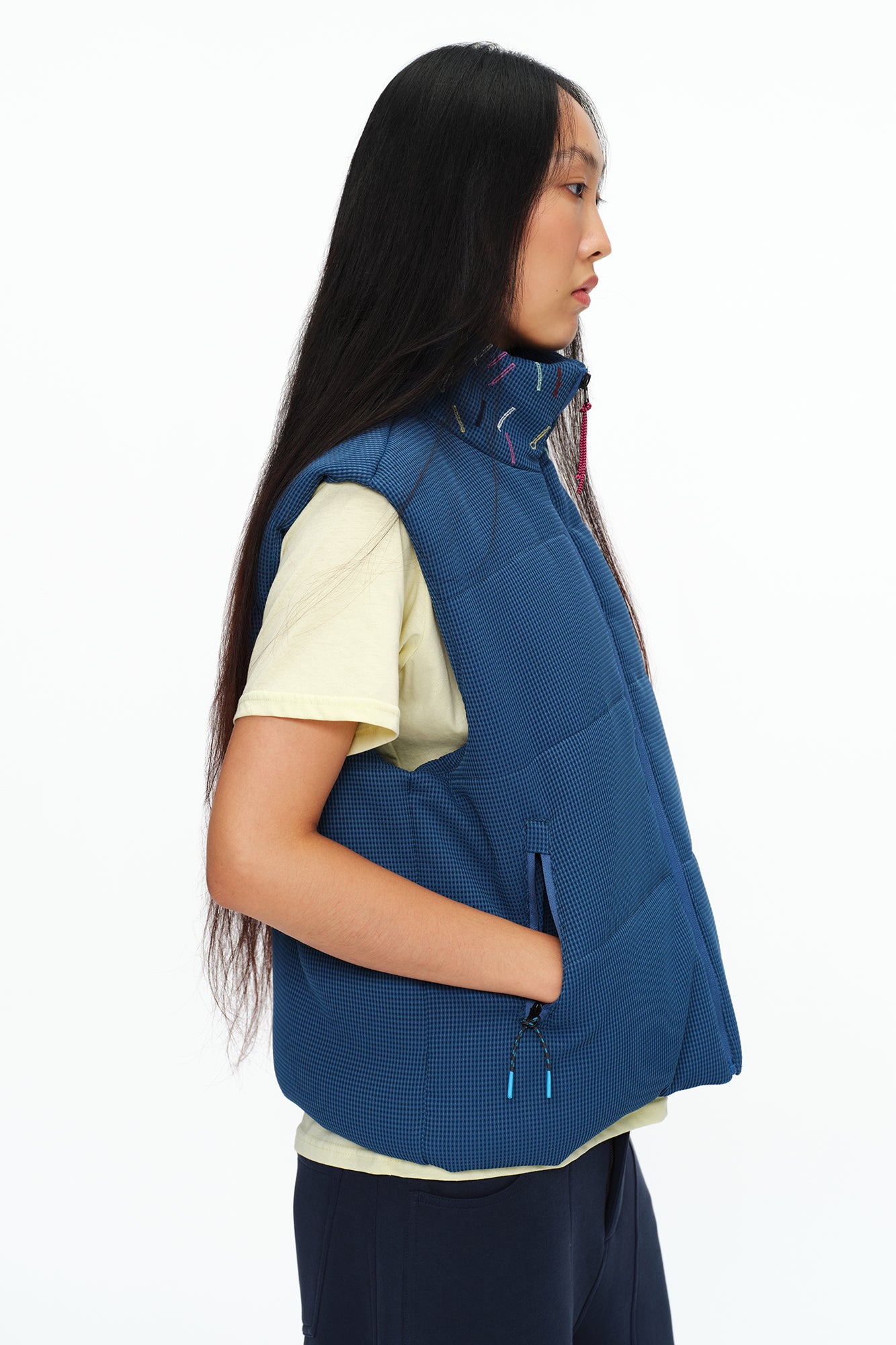 OINIMI Embroidered-Collar Waffle Puffer Vest