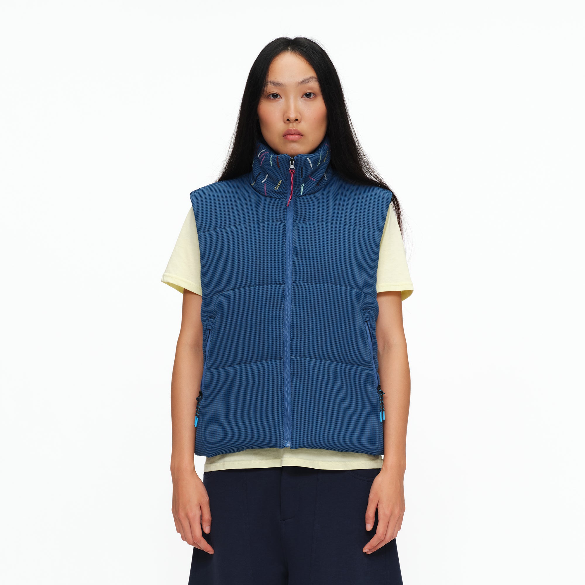 OINIMI Embroidered-Collar Waffle Puffer Vest