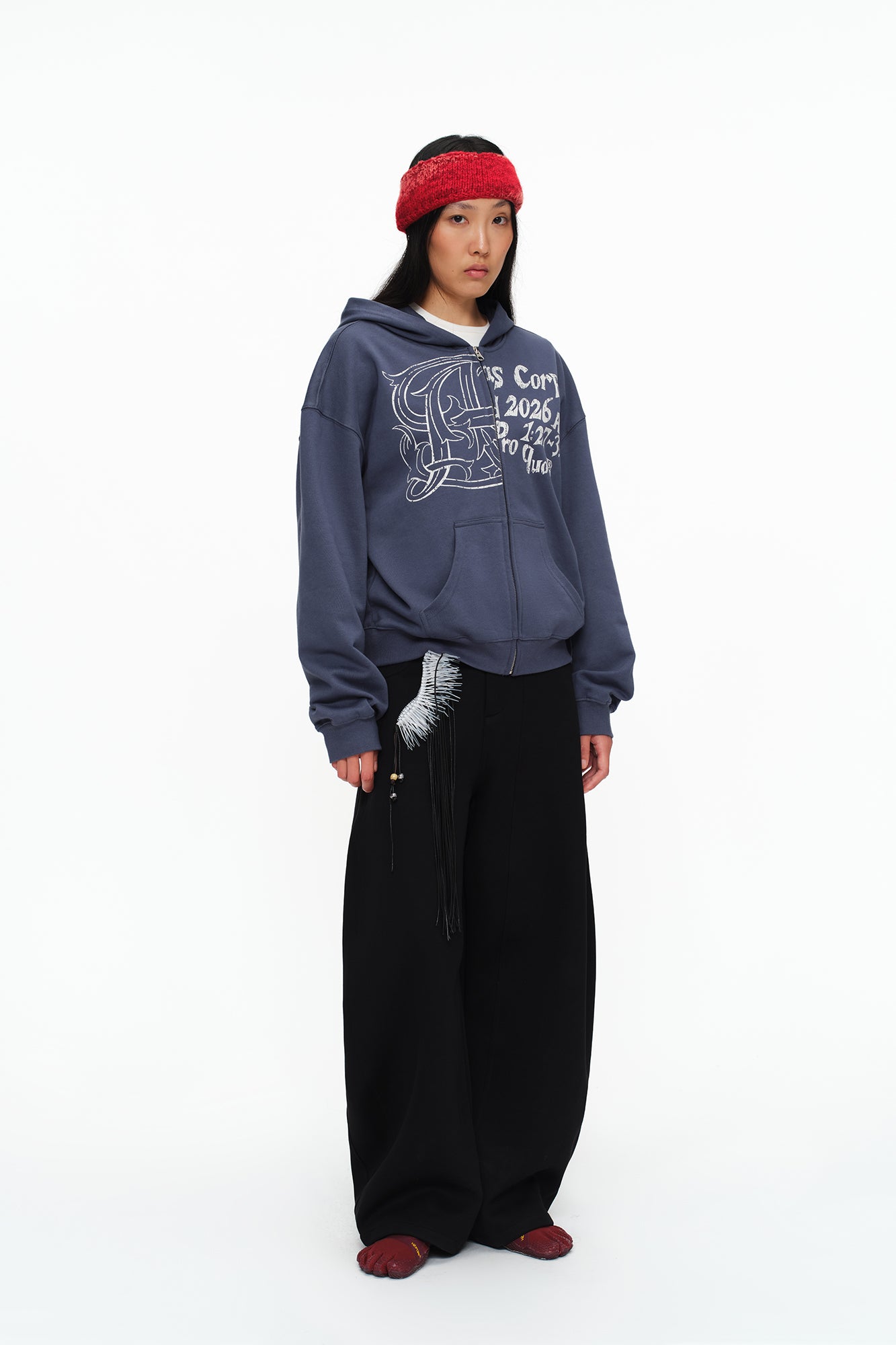 OINIMI Faded Graphic Zip-Up Hoodie