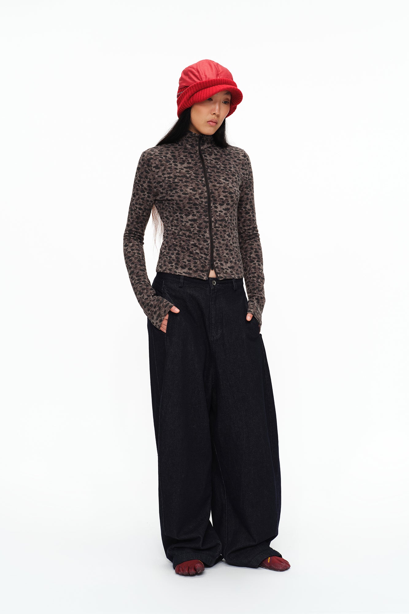 OINIMI Leopard Full-Print Knit Dual-Zip Top