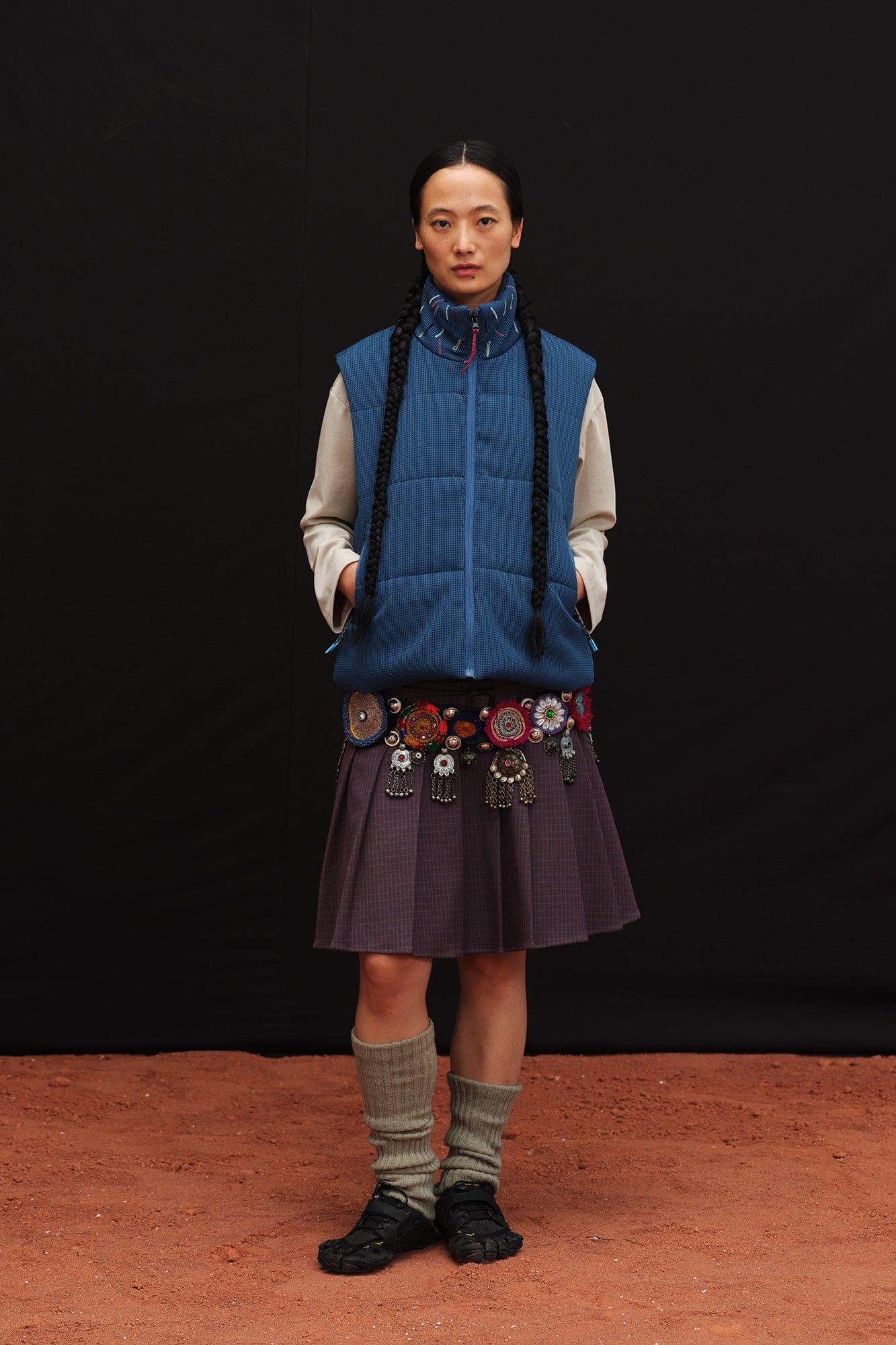 OINIMI Embroidered-Collar Waffle Puffer Vest