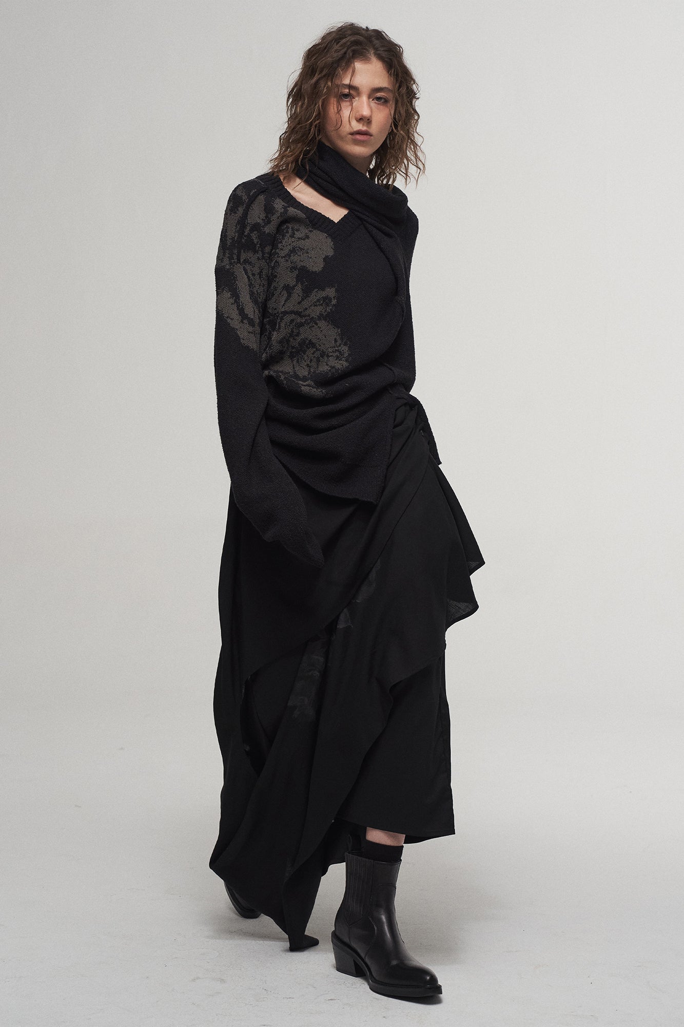 ILNya Nieternite Nifutur Jacquard V-Neck Knit Pullover