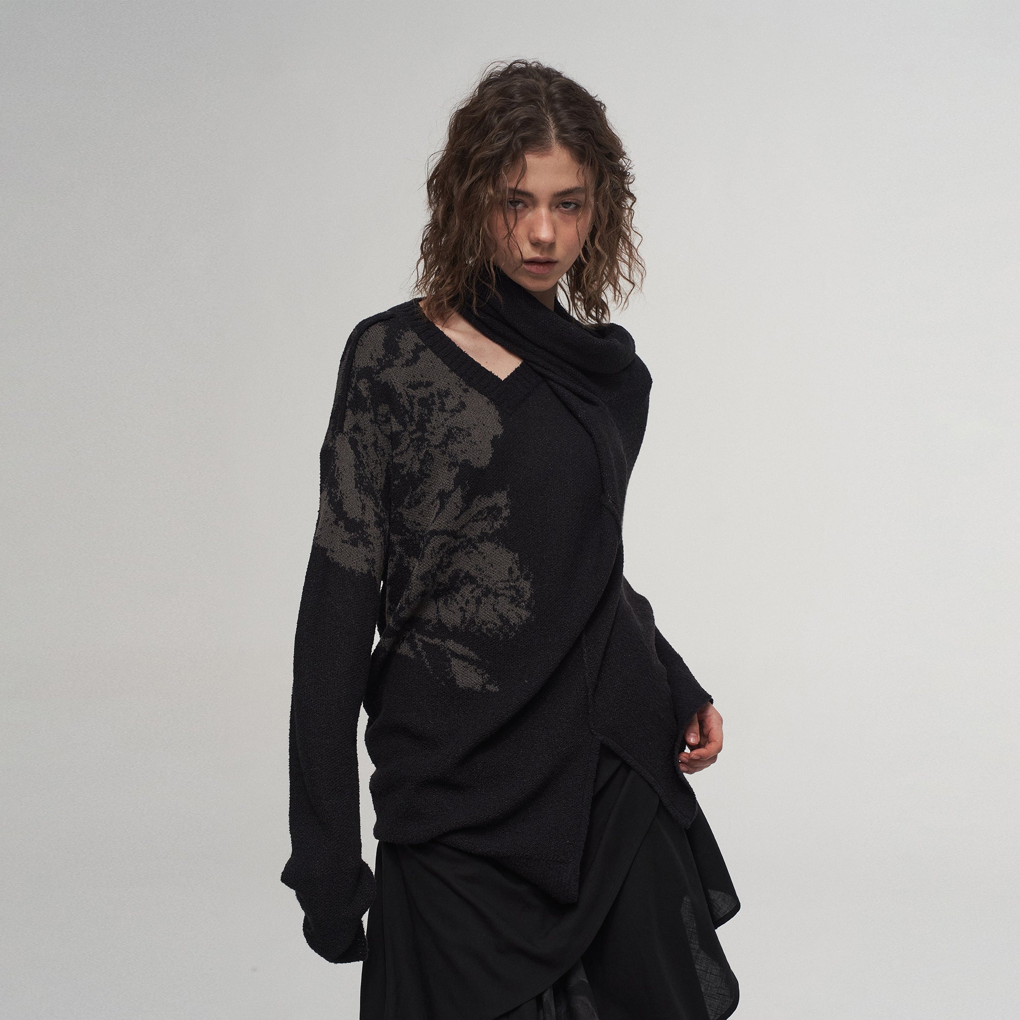 ILNya Nieternite Nifutur Jacquard V-Neck Knit Pullover