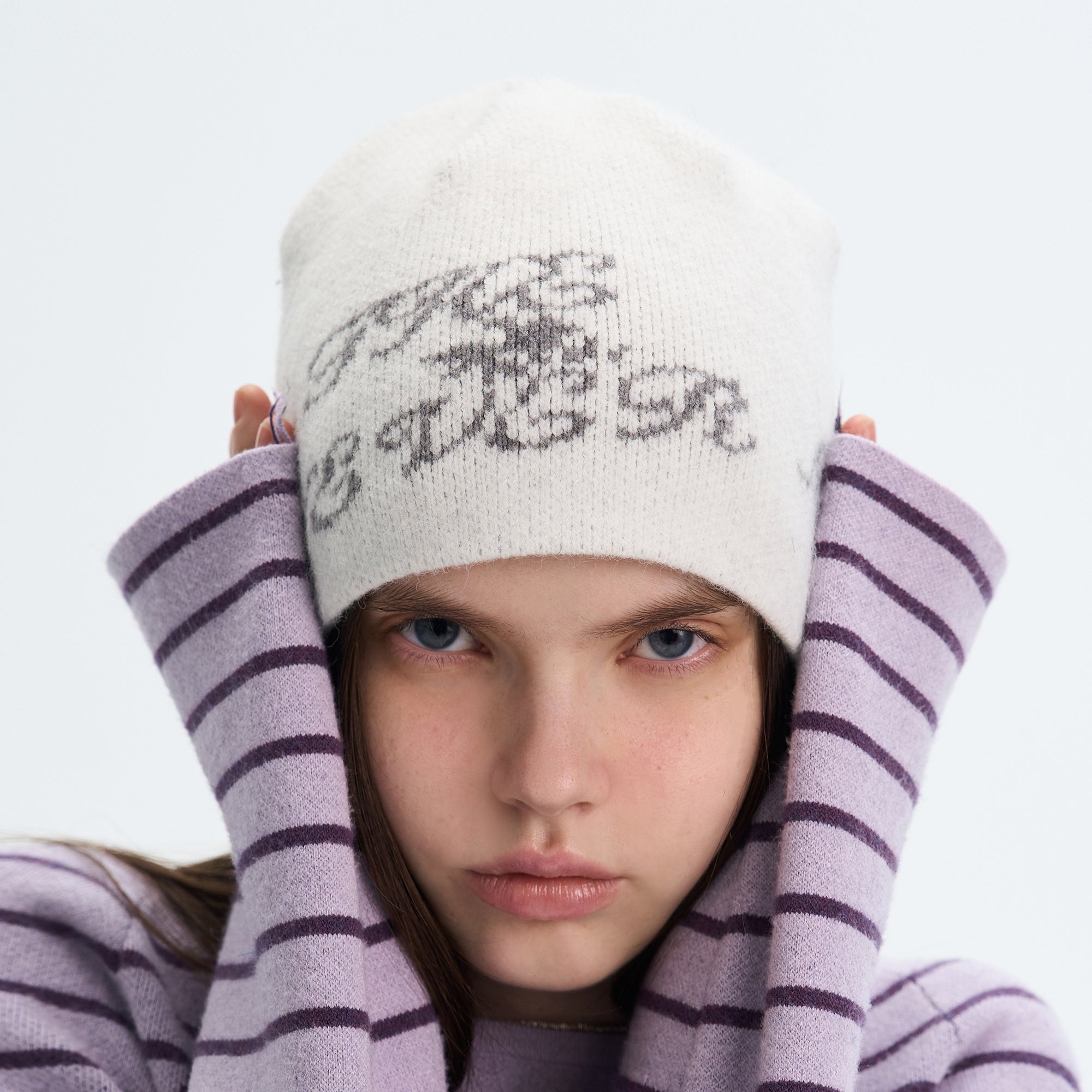 THE NEVERMORE Essential LOGO Graphic Beanie