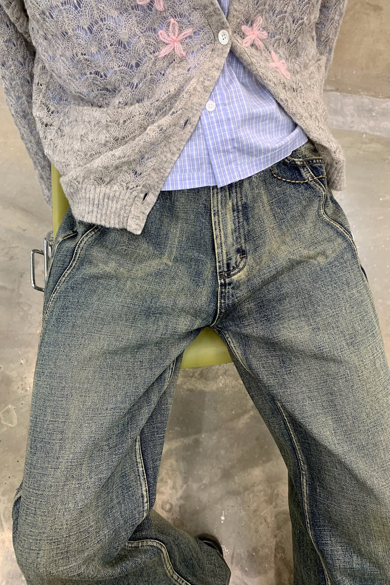 NEVERSEEZ Curved-Yoke Washed Wide-Leg Jeans