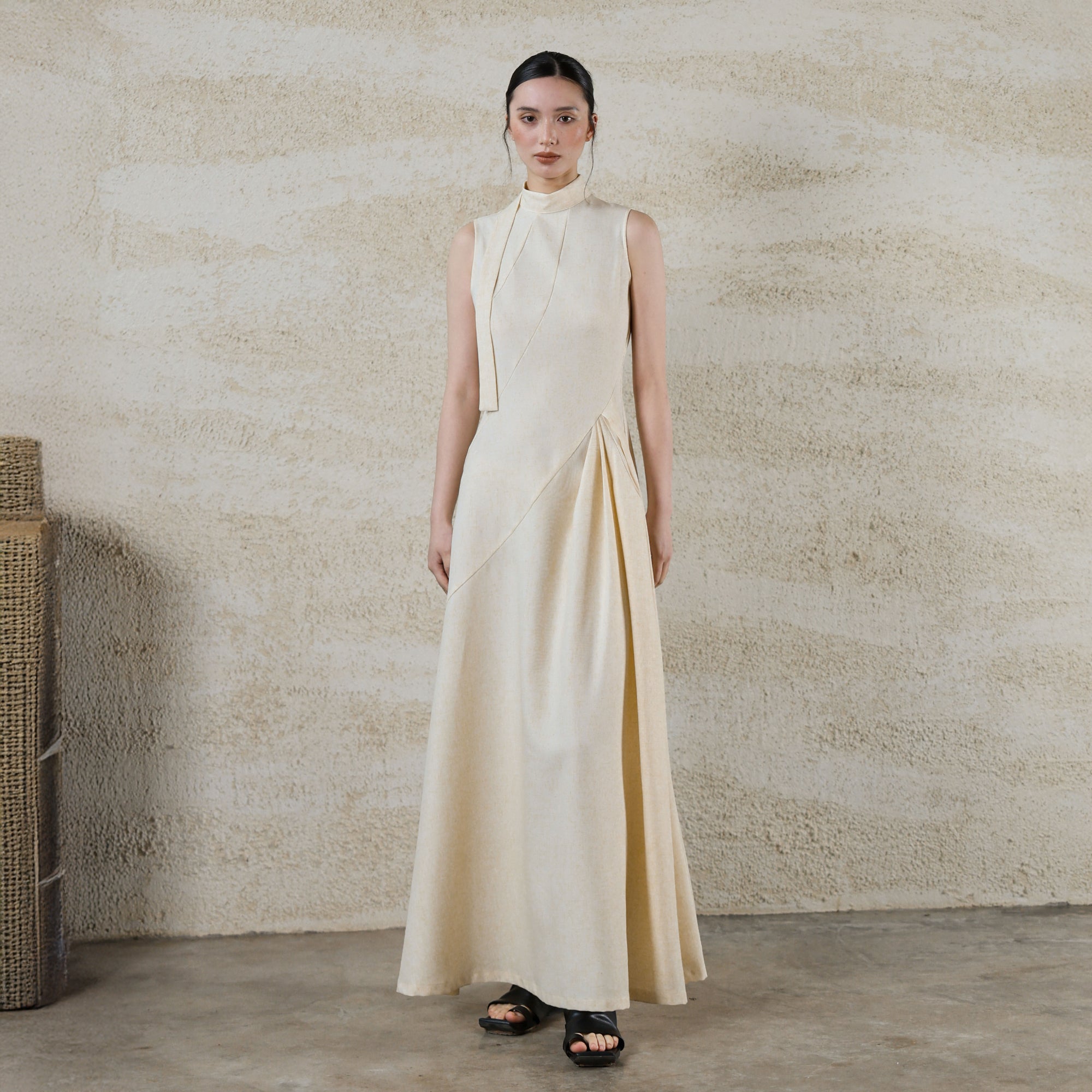WUHEYIZUO Asymmetric Paneled Pleated Maxi Dress
