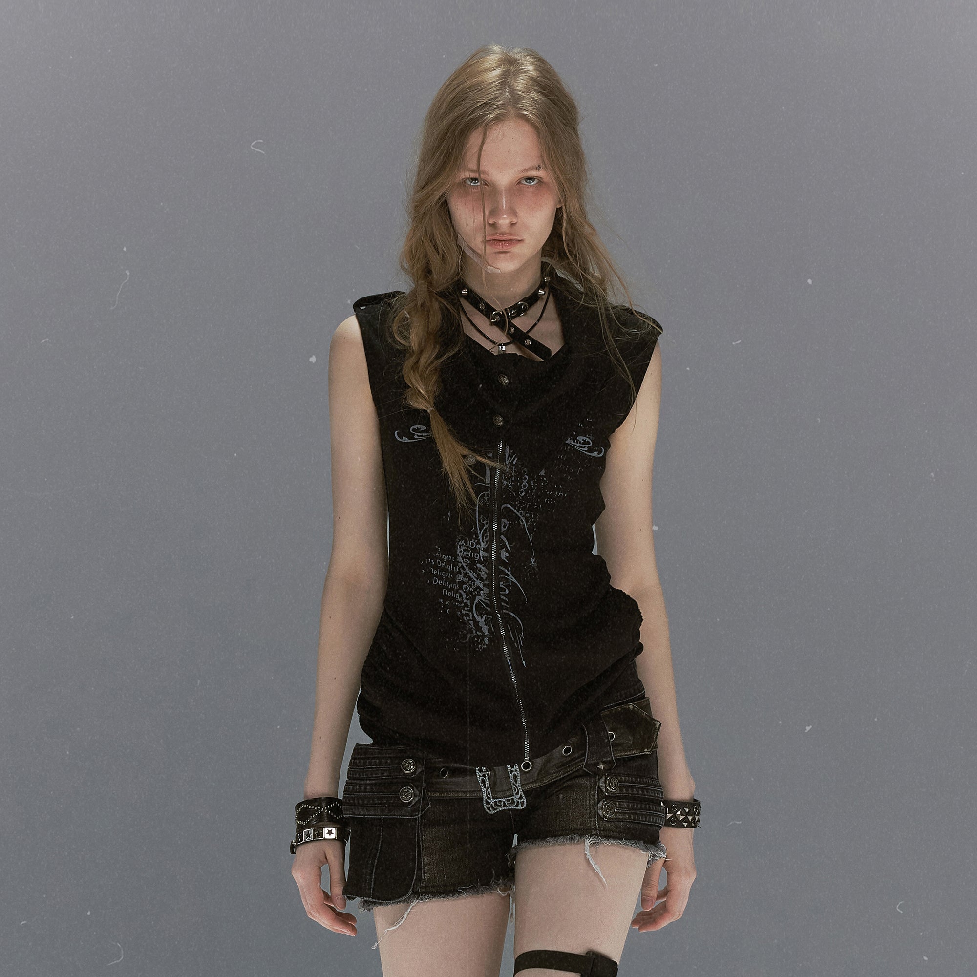 CESTNOUS Cross Graphic Zip-Up Vest