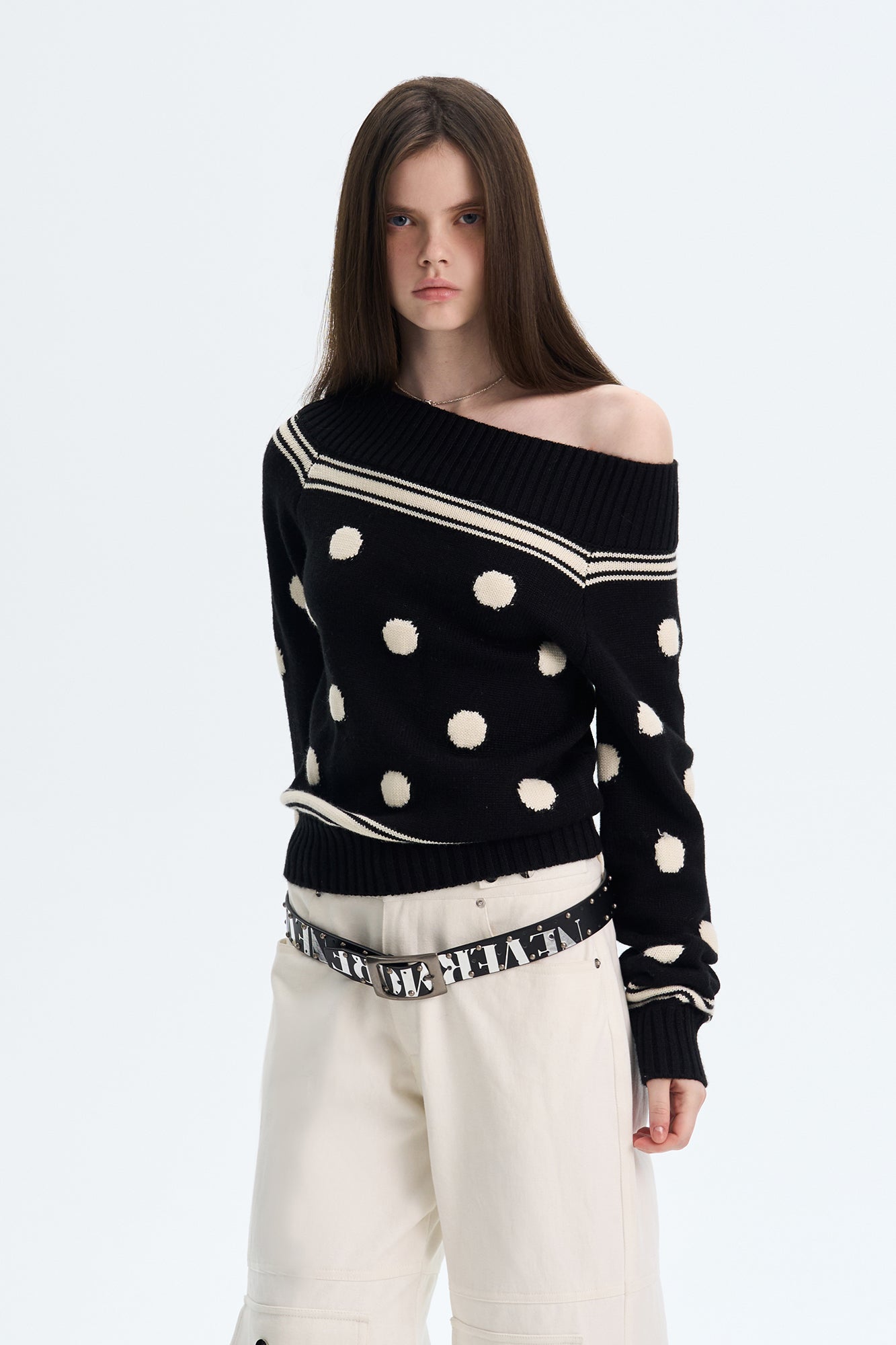 THE NEVERMORE Contrast Polka Dot Off-Shoulder Sweater