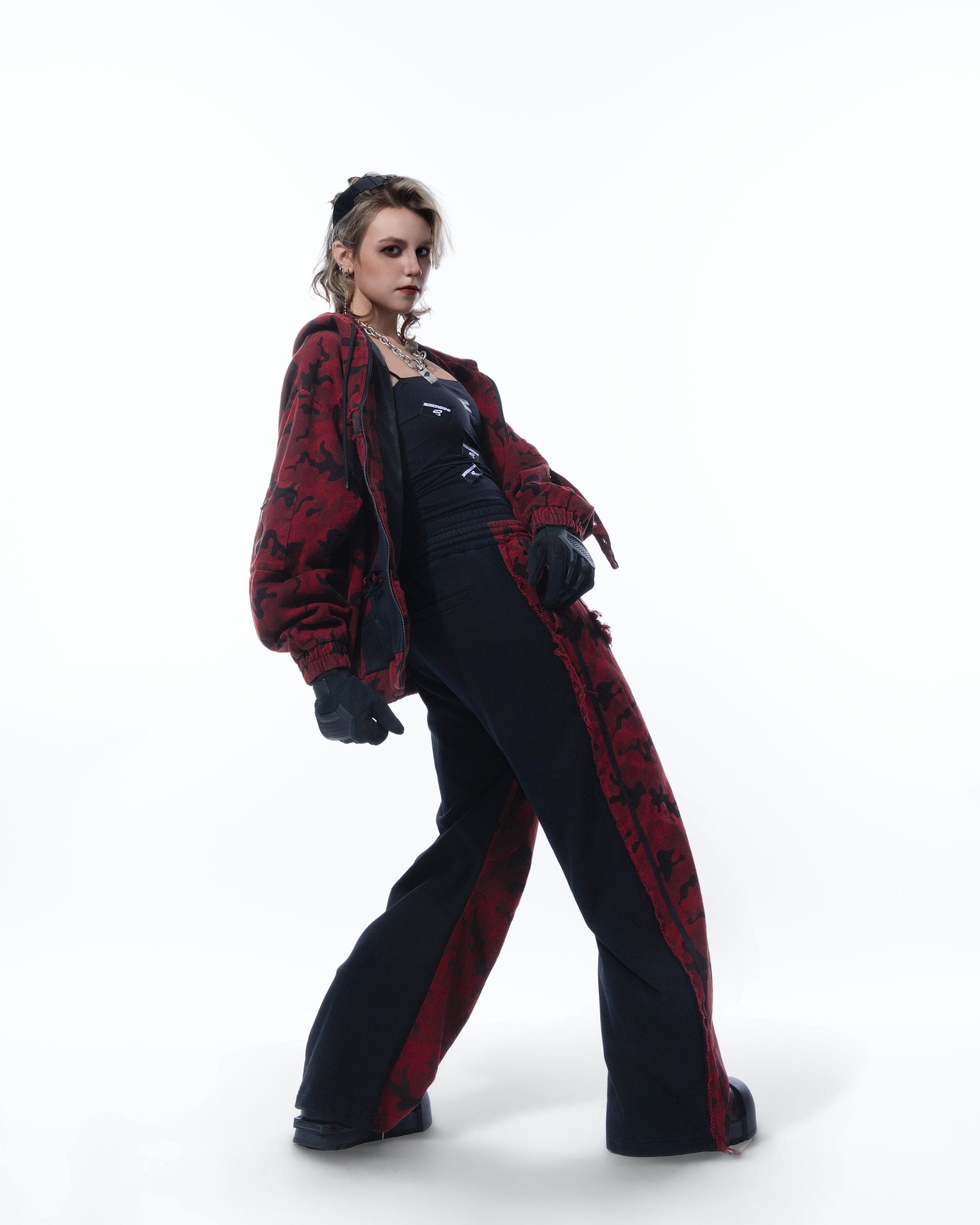 MOGONGSHE Camo Frayed LOGO Patch Hooded Jacket