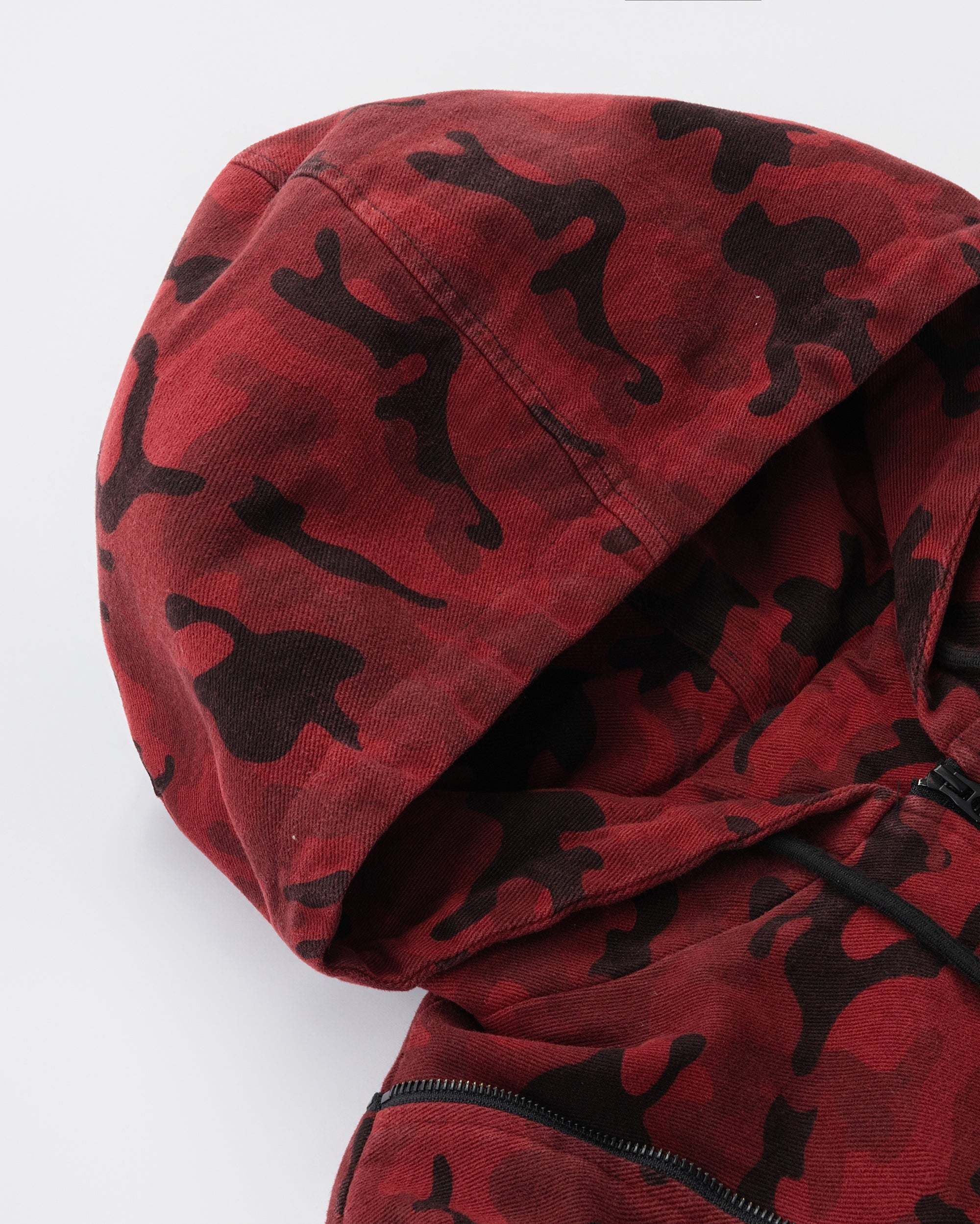 MOGONGSHE Camo Frayed LOGO Patch Hooded Jacket