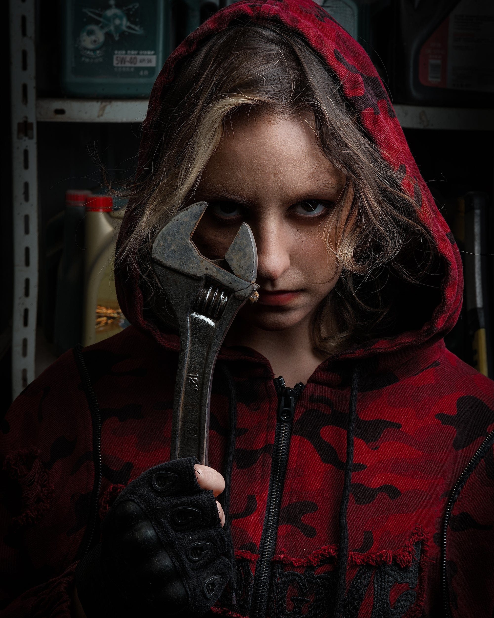 MOGONGSHE Camo Frayed LOGO Patch Hooded Jacket