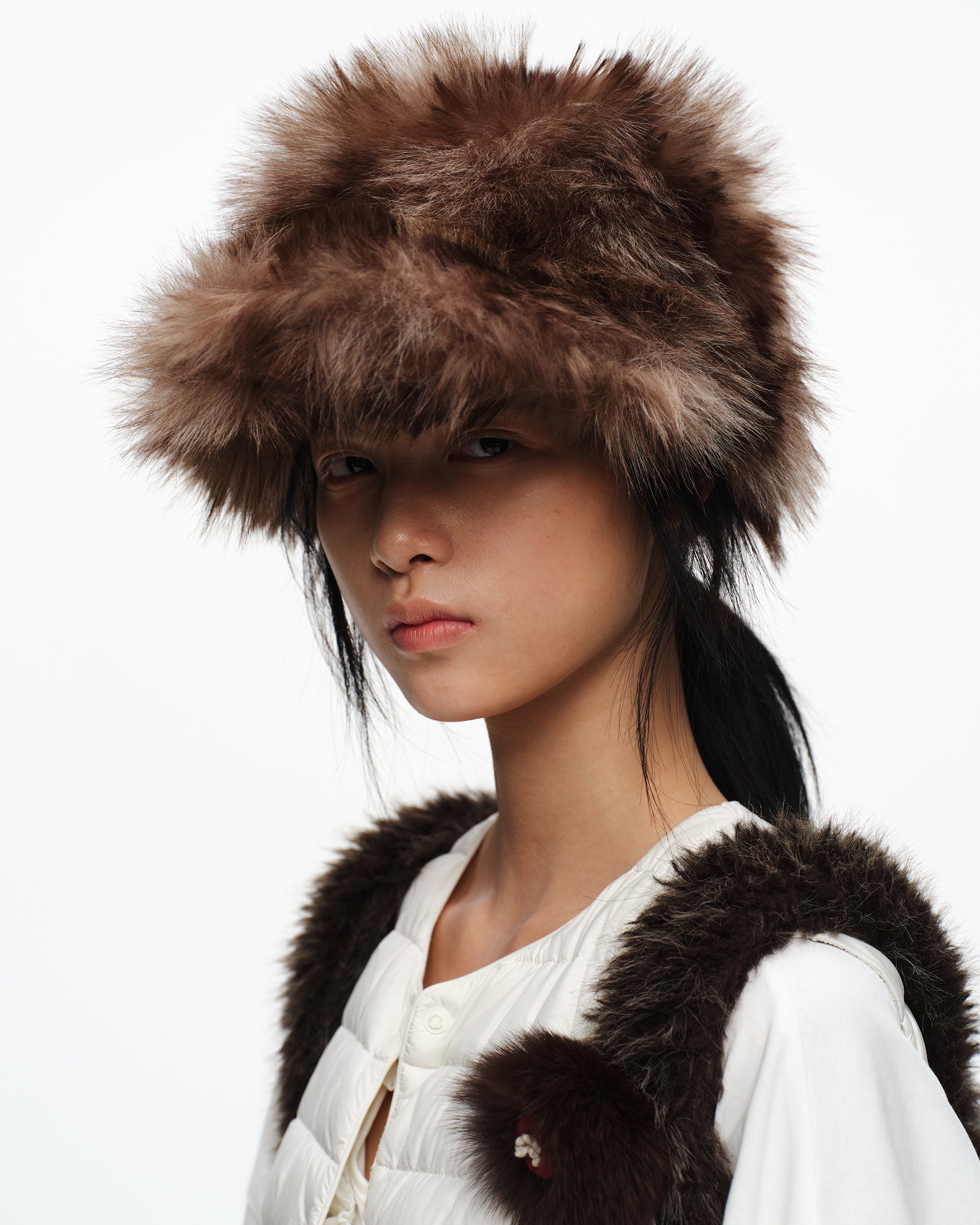 OINIMI Fuzzy Faux Fur Cap