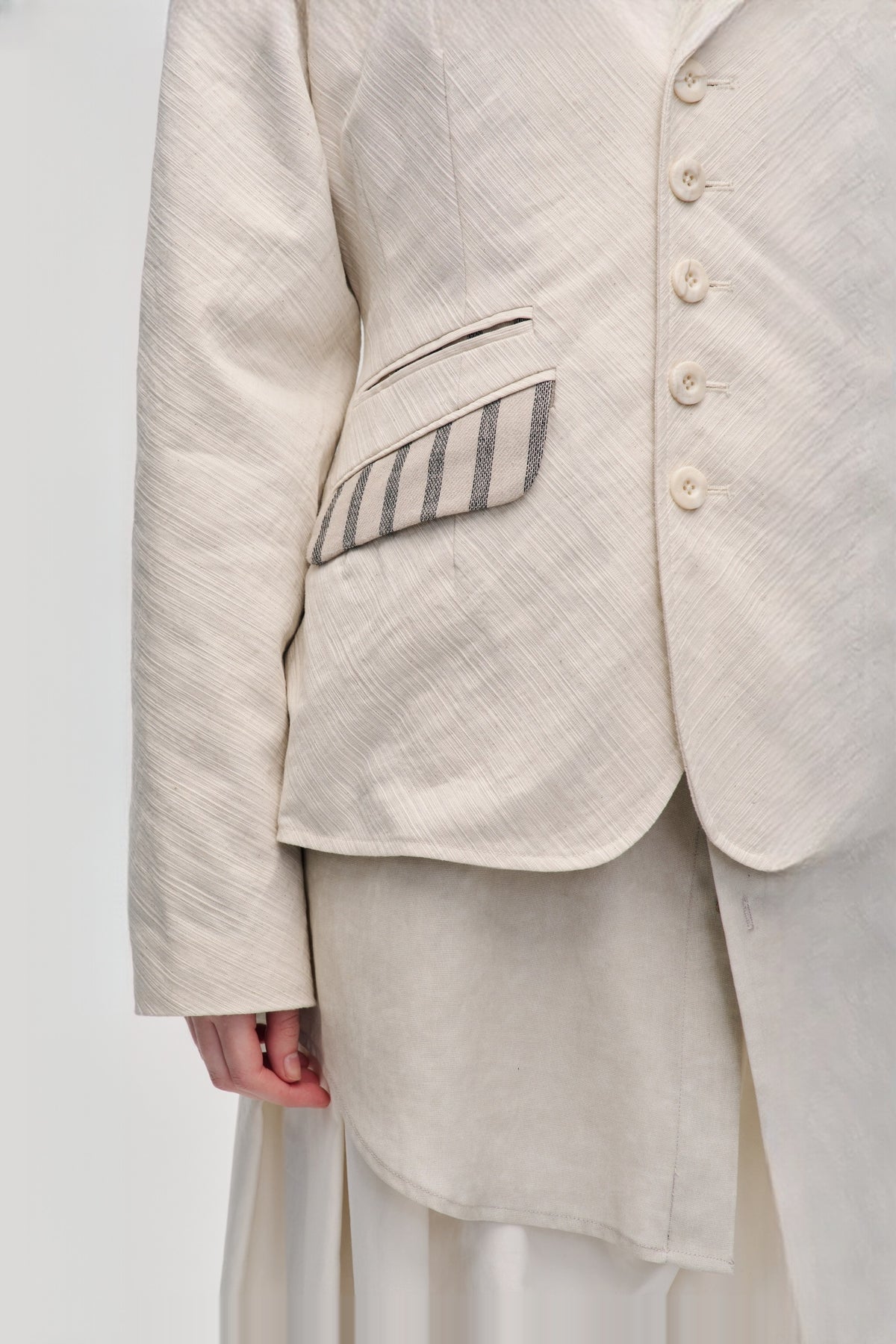ILNya Nieternite Nifutur Reversible Spliced Notch-Lapel Jacket — half body
