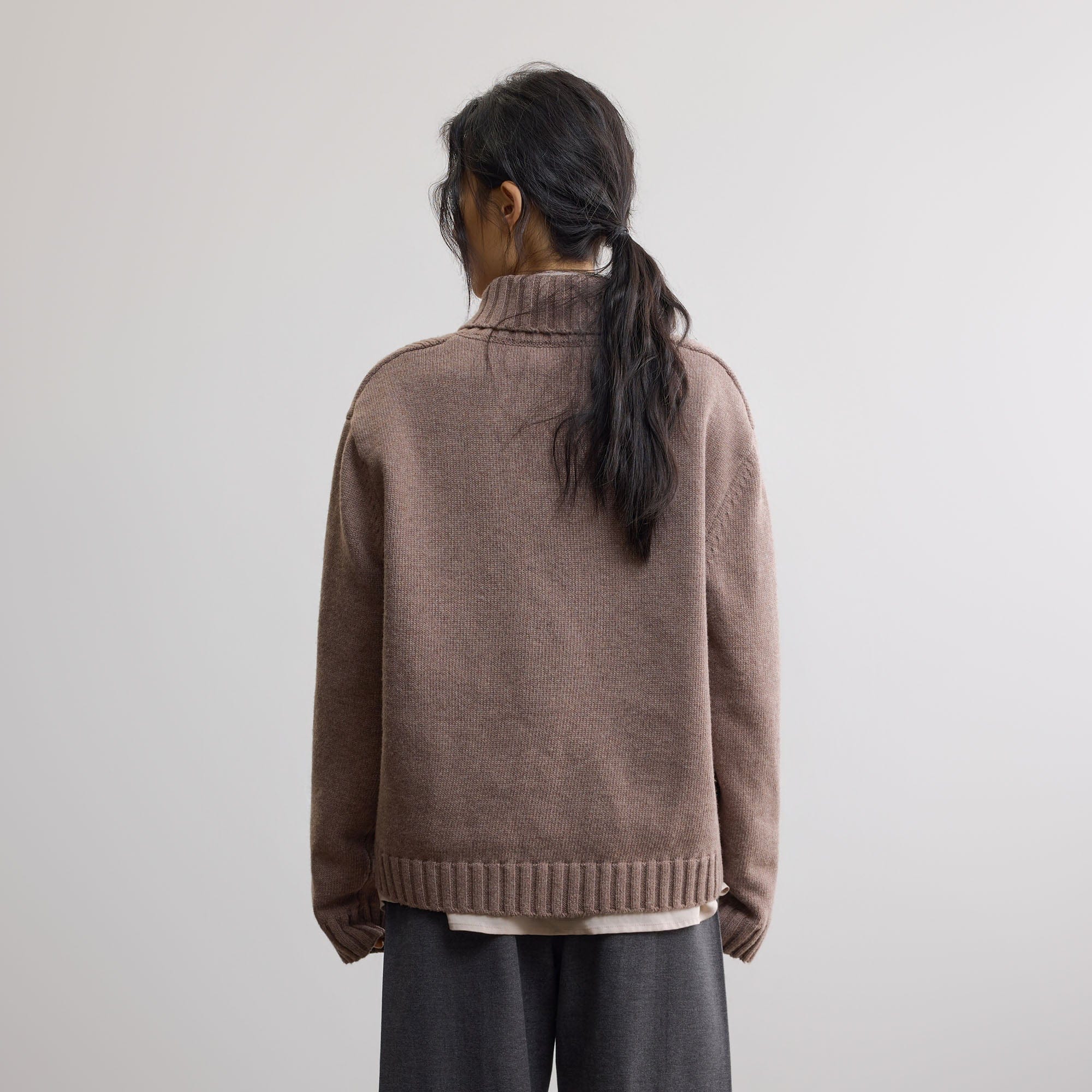 SAME FLOW Argyle Embroidered Shawl-Collar Cardigan