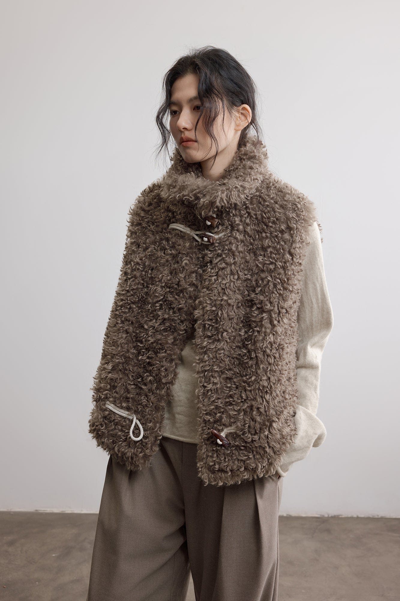 SAME FLOW Curly Faux Shearling Toggle Vest