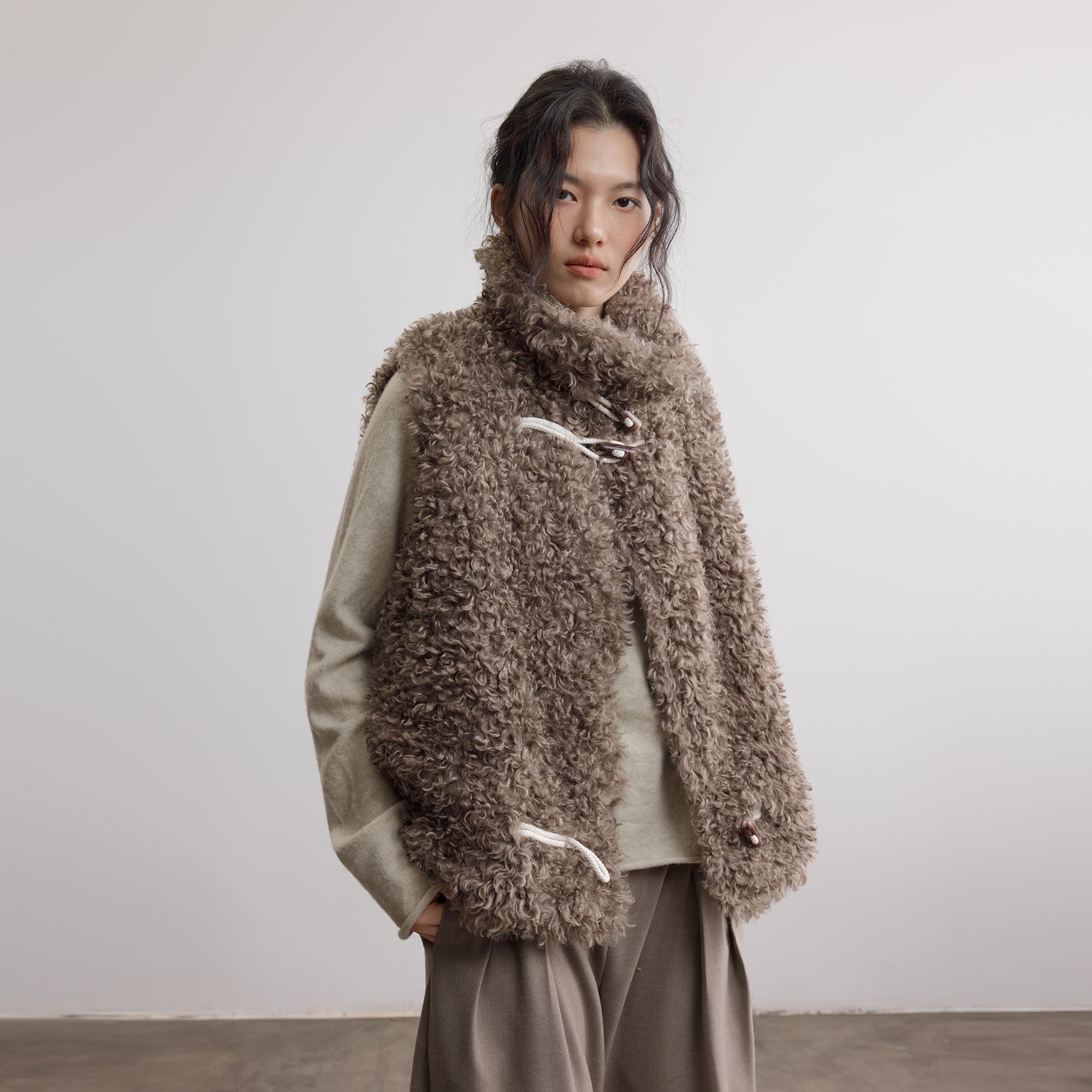SAME FLOW Curly Faux Shearling Toggle Vest
