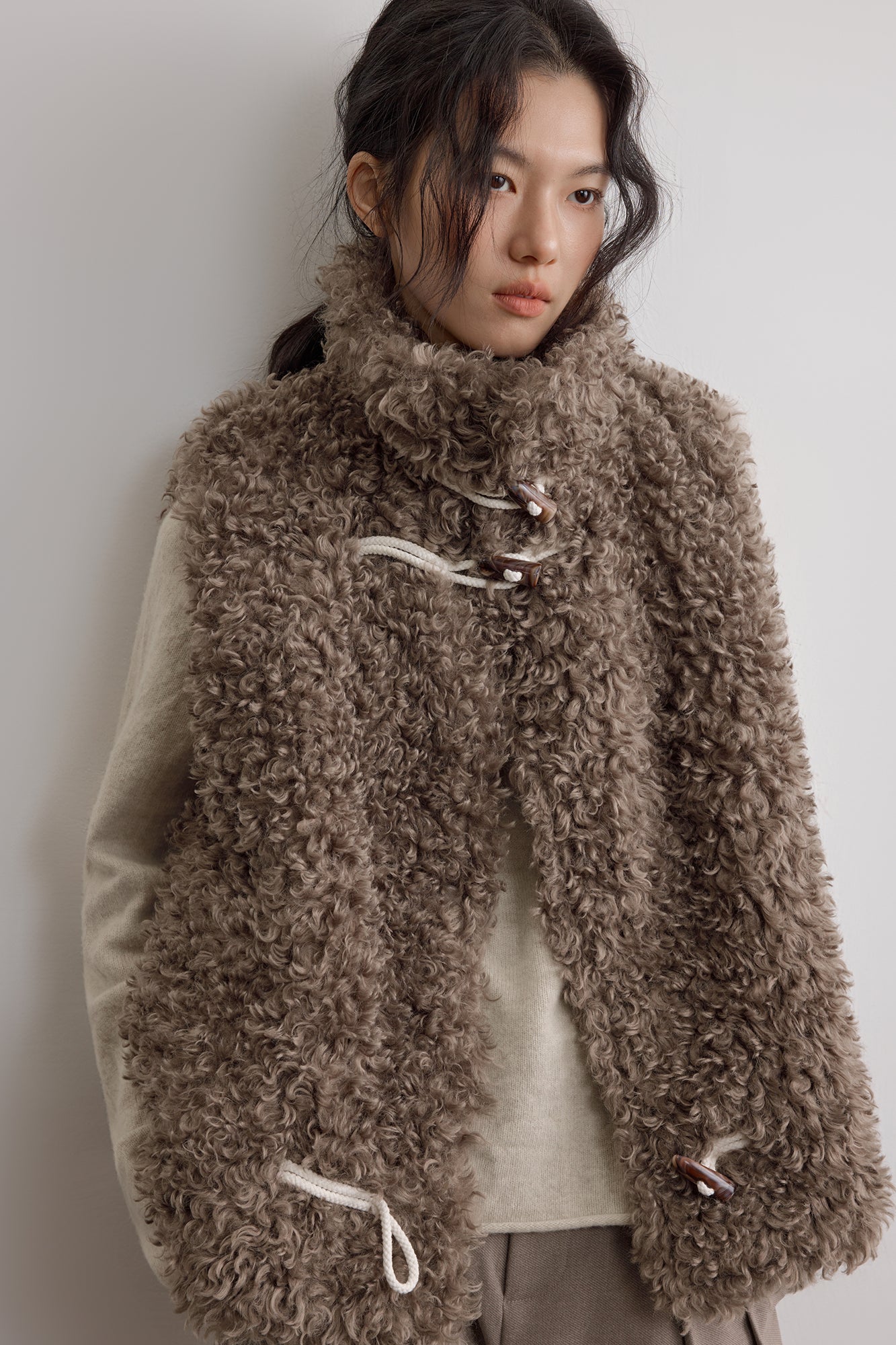 SAME FLOW Curly Faux Shearling Toggle Vest