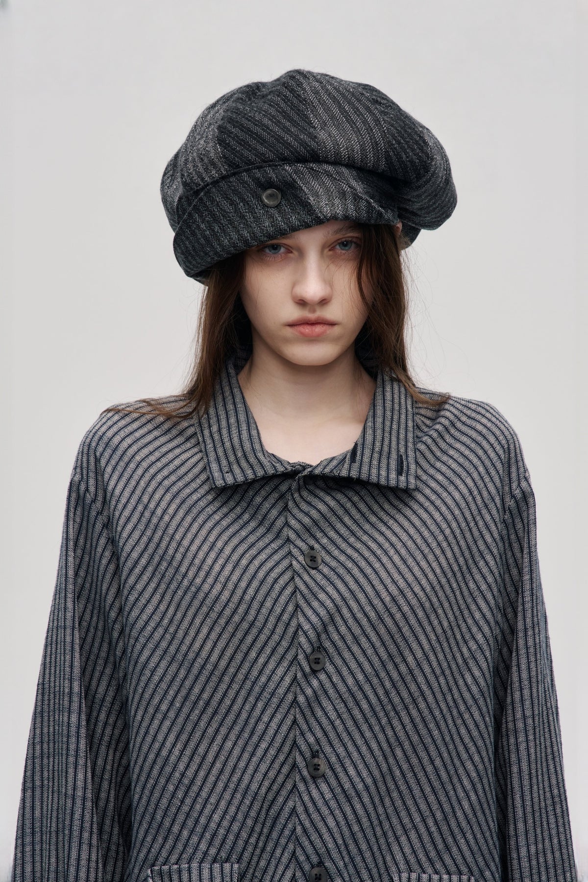 ILNya Nieternite Nifutur Striped Stand-Collar Long-Sleeve Shirt — half body