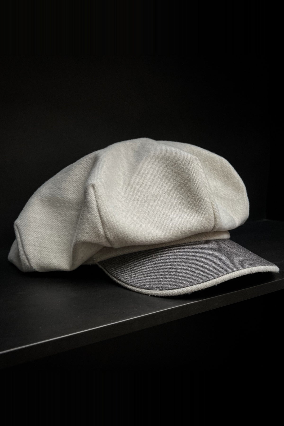 ILNya Nieternite Nifutur Retro Newsboy Cap — flat lay
