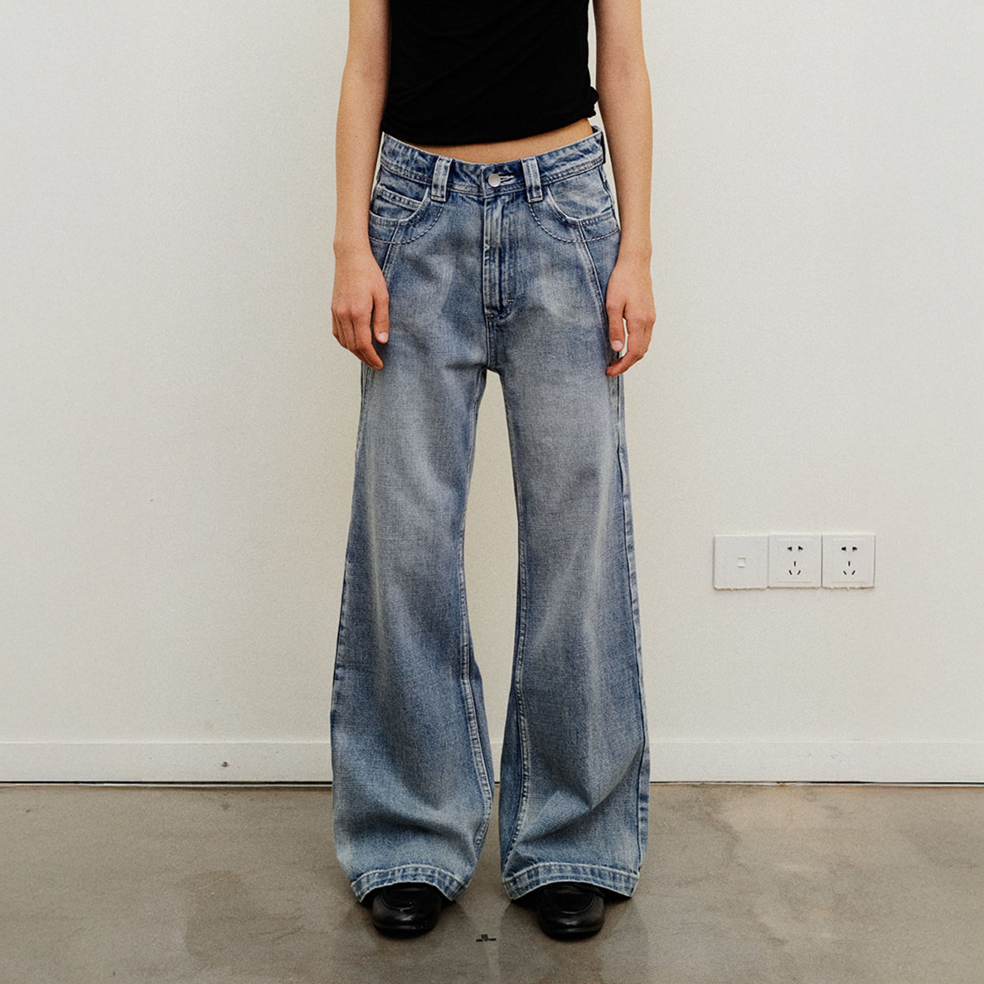 NEVERSEEZ Curved-Yoke Washed Wide-Leg Jeans