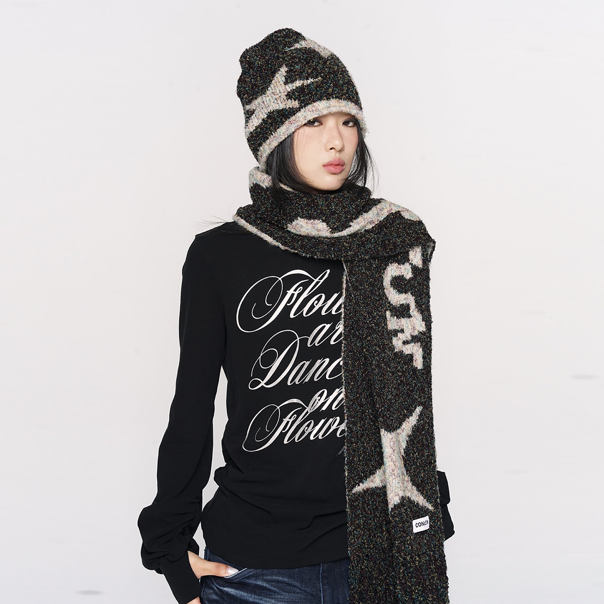 CONFUN Retro Star Bouclé Knit Scarf & Beanie