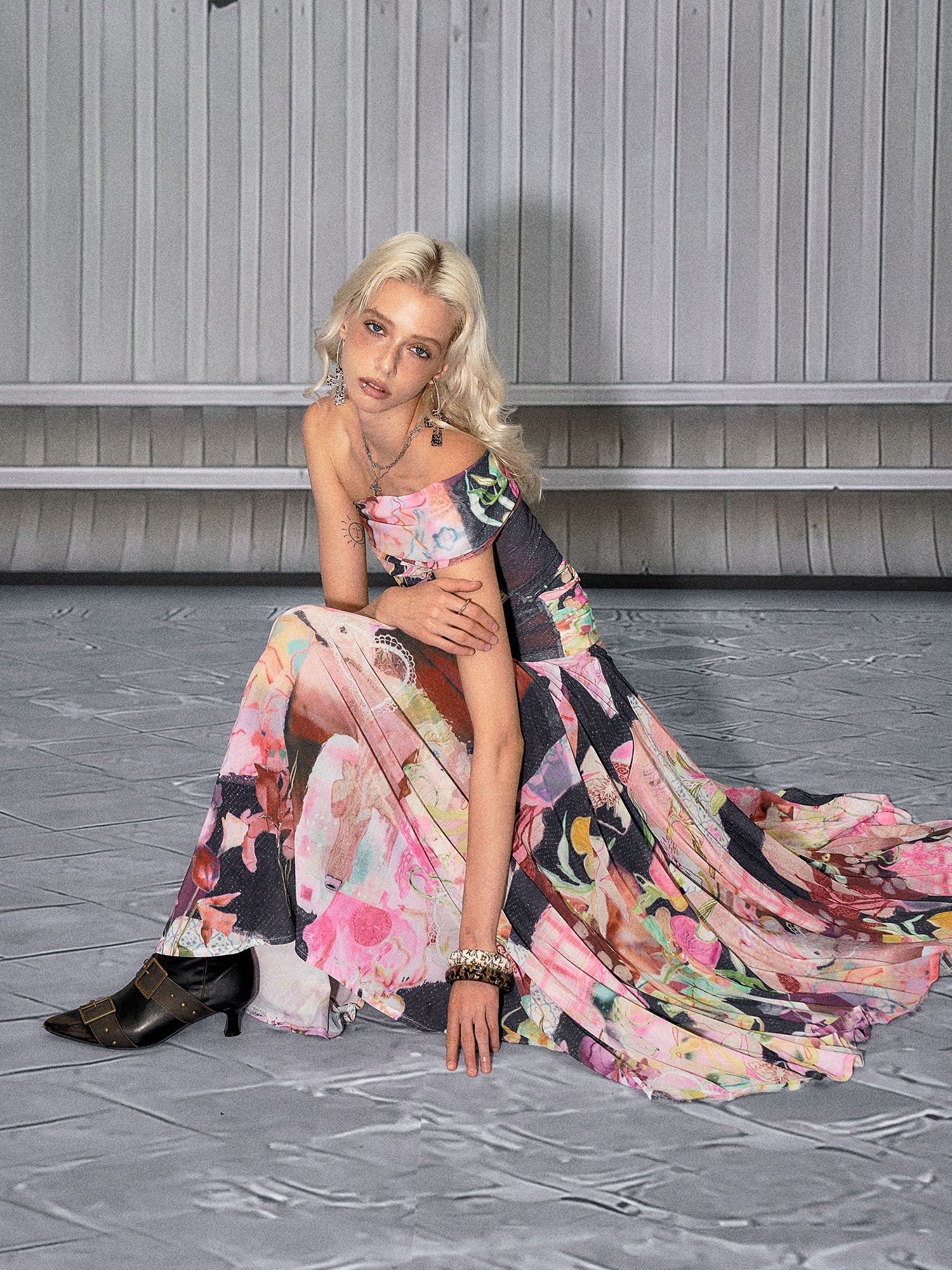 THE NEVERMORE Floral One-Shoulder Mesh Panel Two-Piece