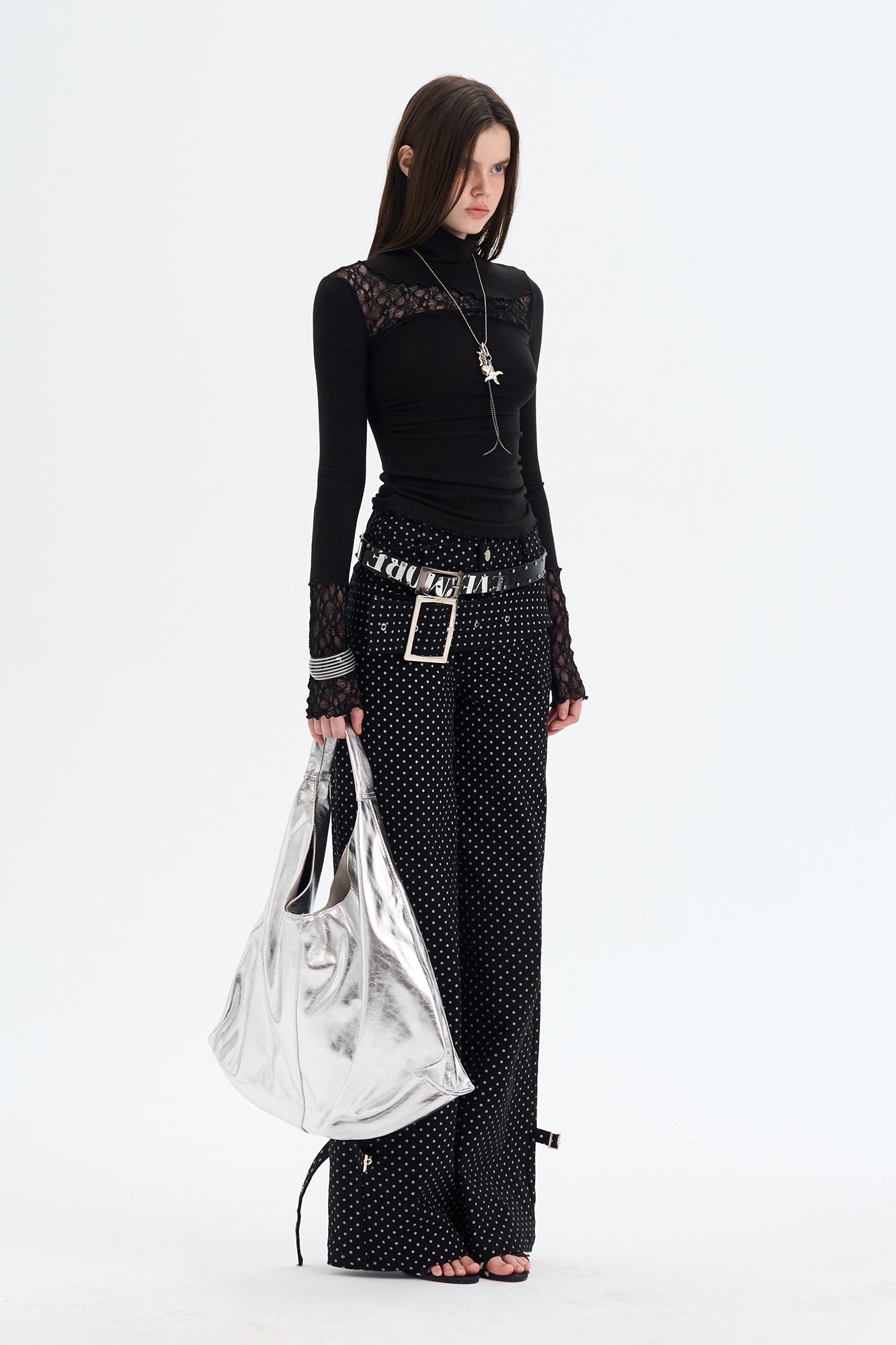 THE NEVERMORE Ruched Lace Spliced Long-Sleeve Tee