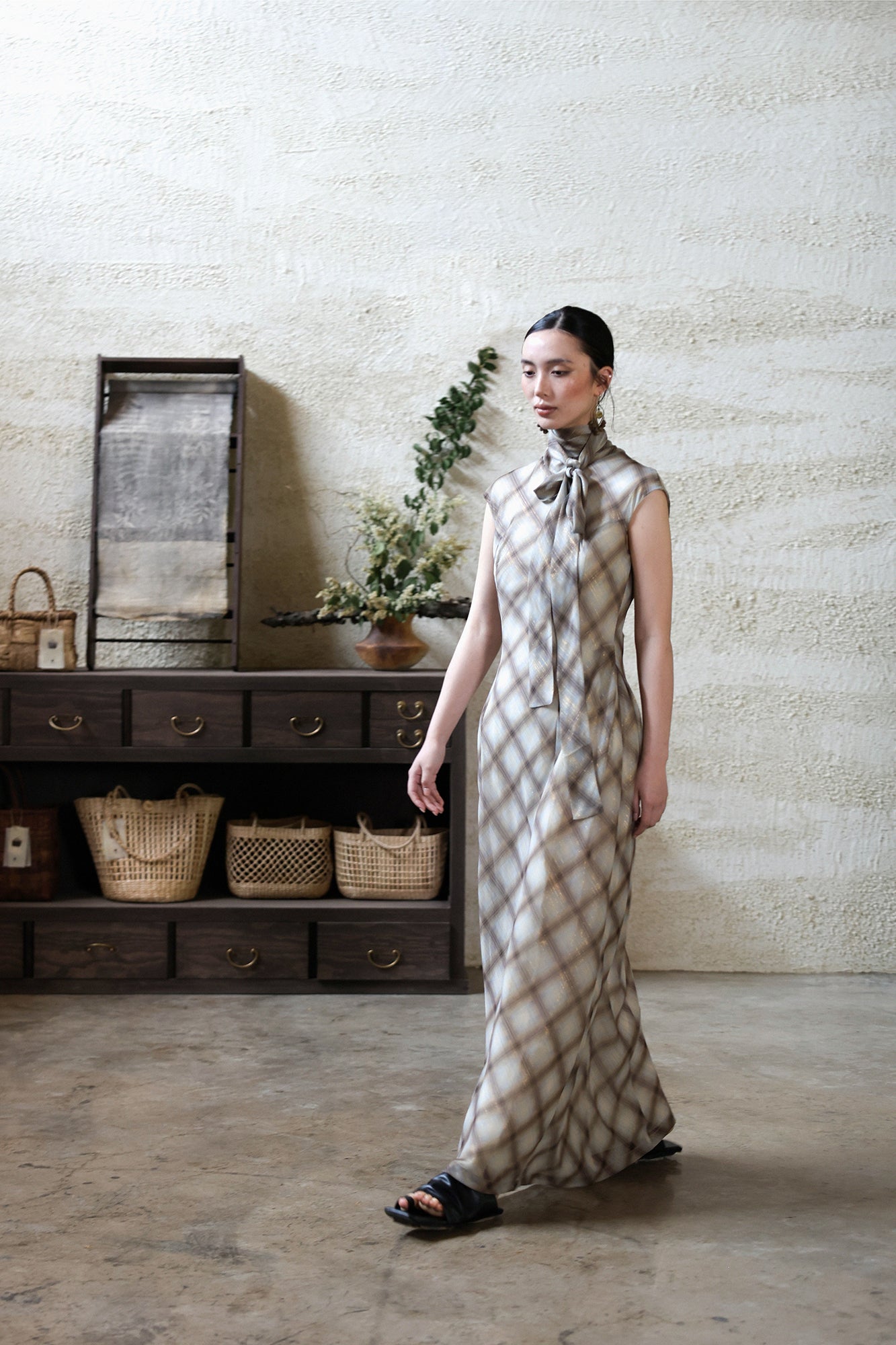 WUHEYIZUO Argyle Scarf-Neck Maxi Dress