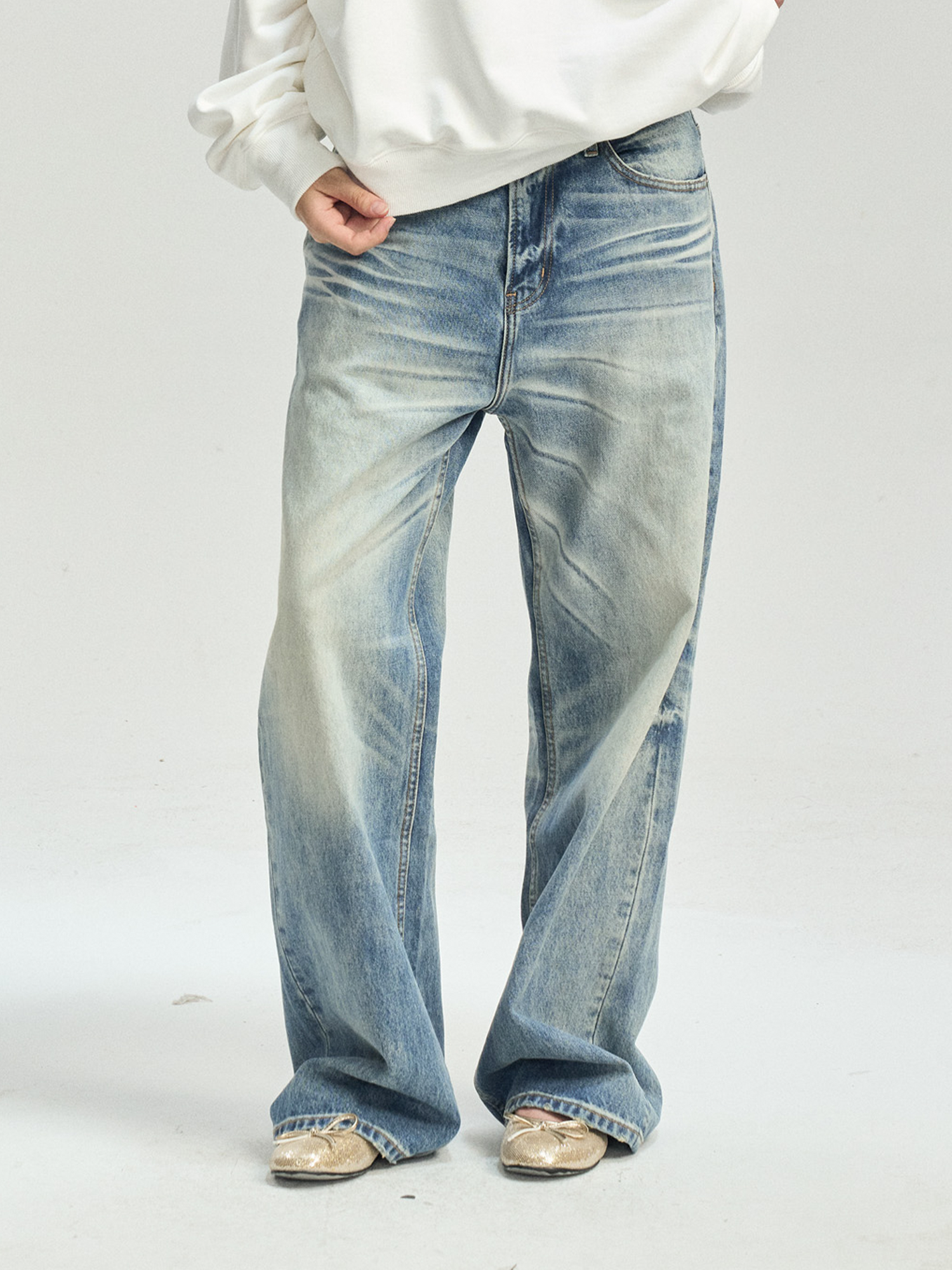 LEONSENSE Whiskering Washed Straight-Leg Jeans