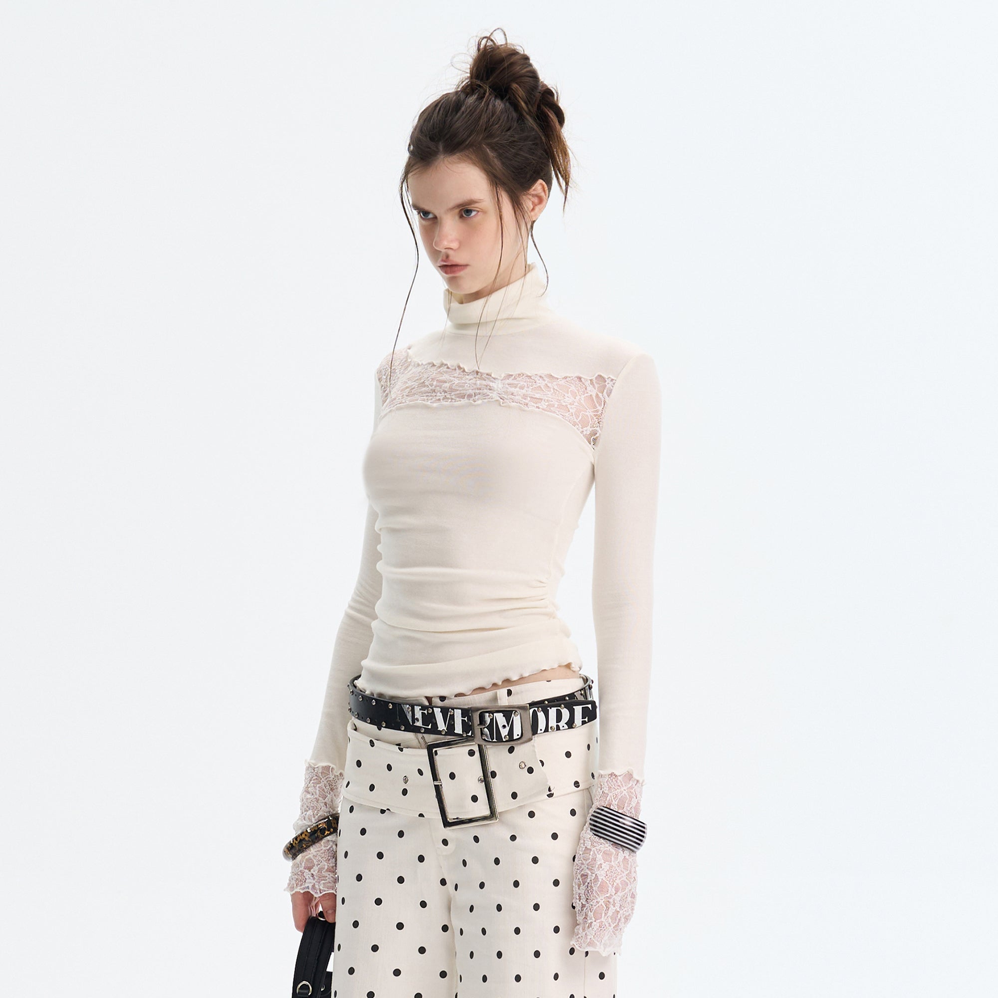 THE NEVERMORE Ruched Lace Spliced Long-Sleeve Tee