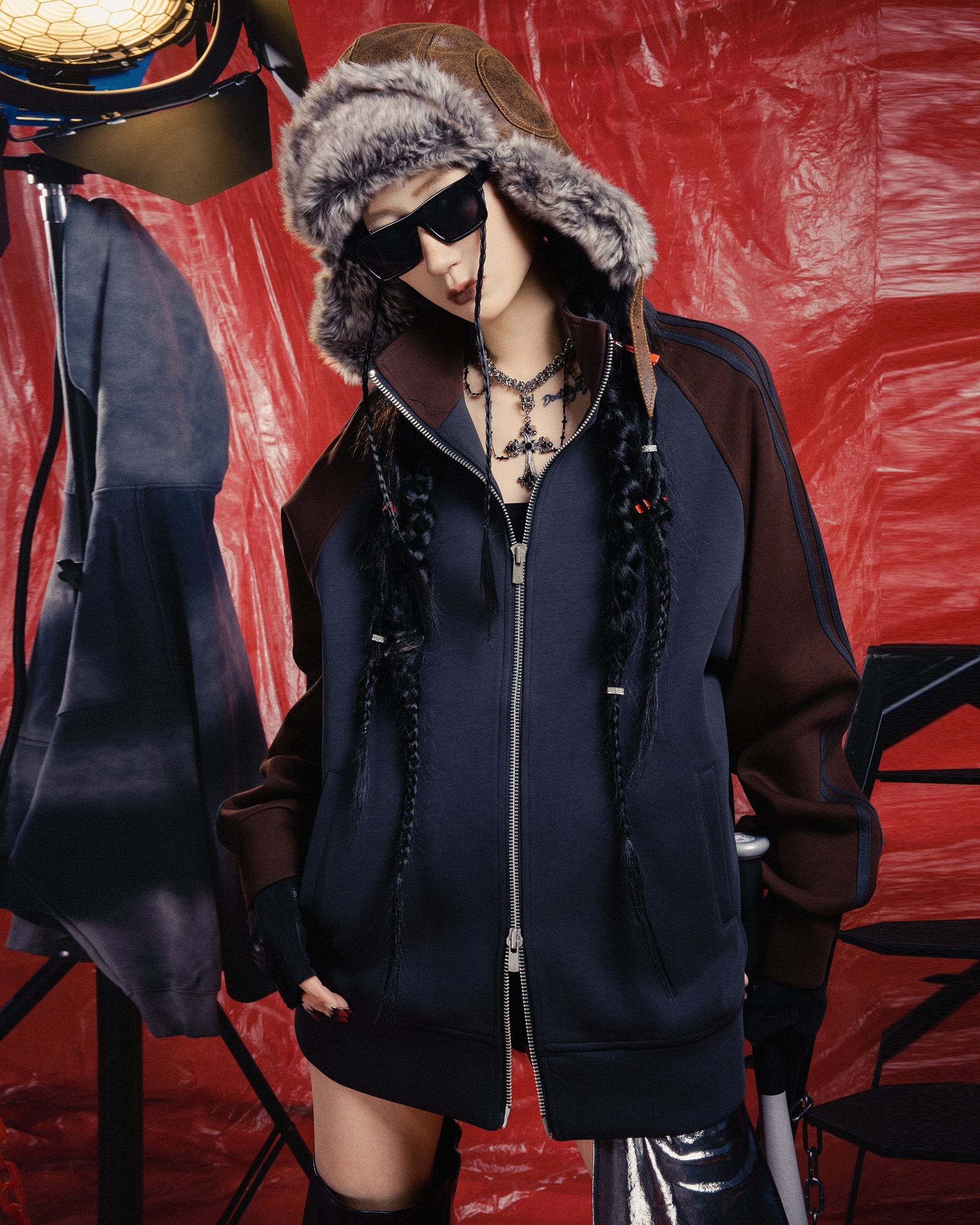 MOGONGSHE Contrast Paneled Raglan Track Jacket