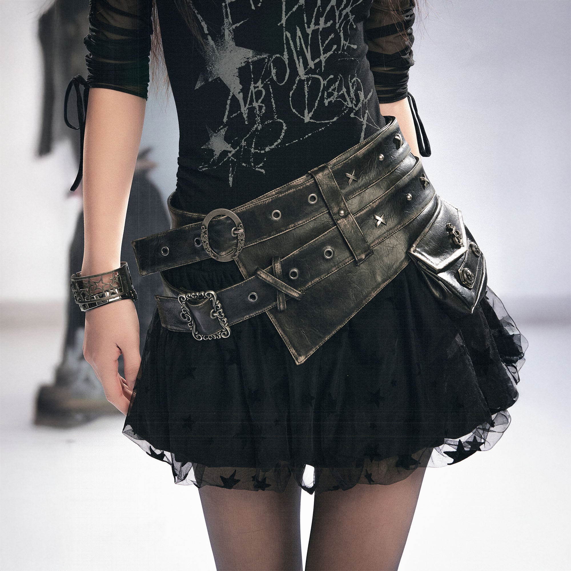 CESTNOUS Multi-Buckle Corset Belt