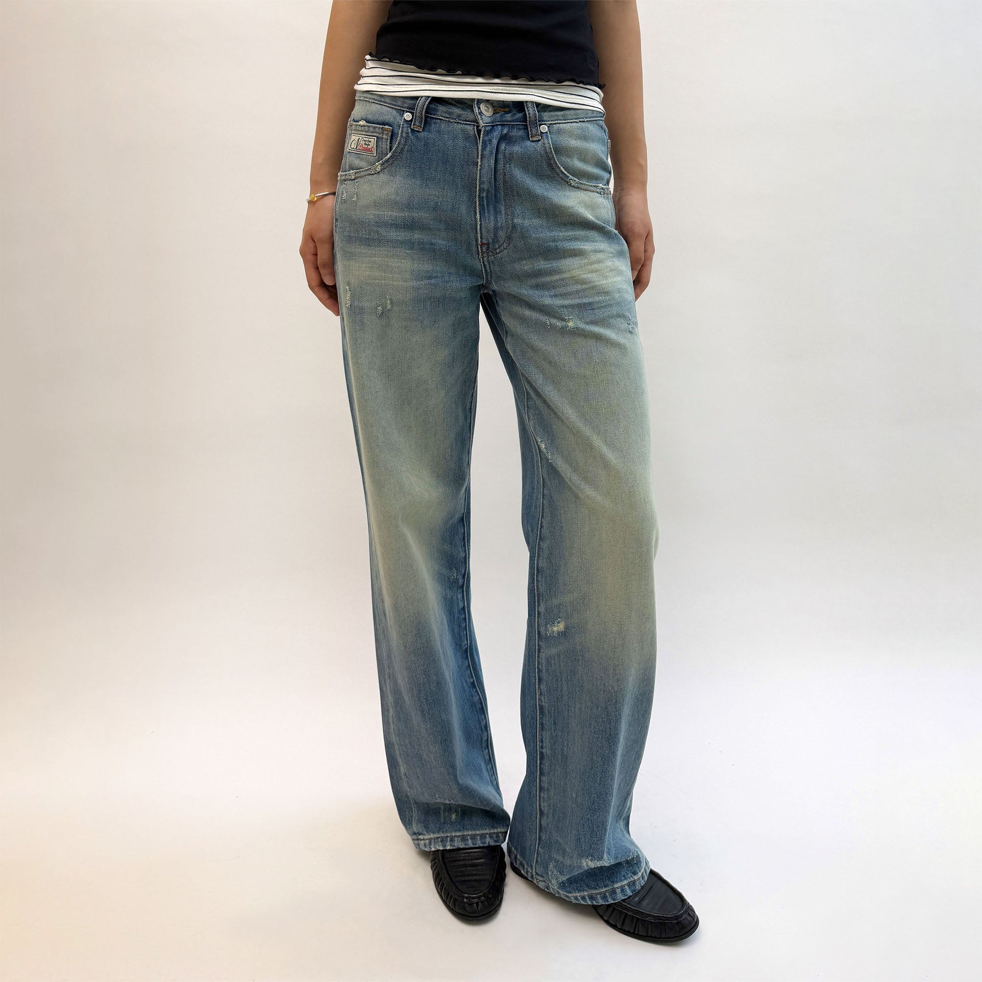 NEVERSEEZ Distressed Washed Straight-Leg Jeans