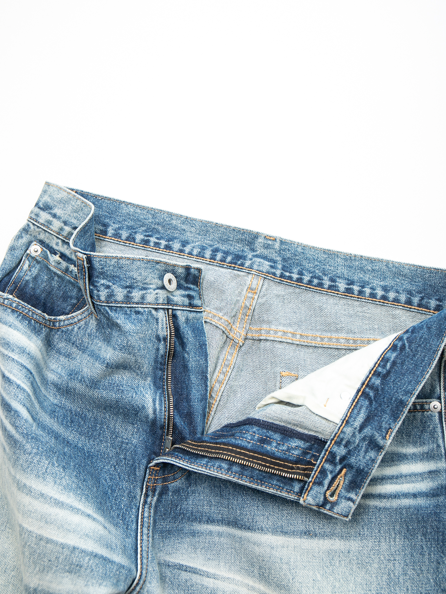 LEONSENSE Whiskering Washed Straight-Leg Jeans
