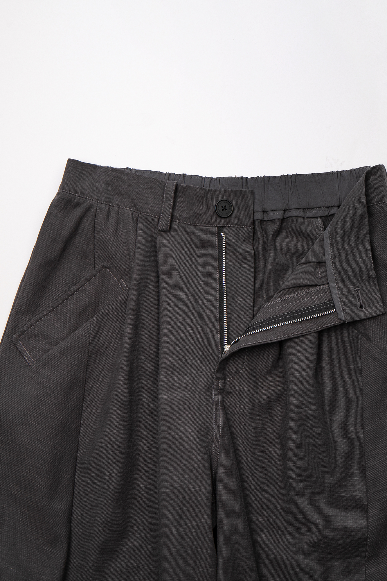 LEONSENSE Modern Curved Paneled Tencel-Cotton Pants