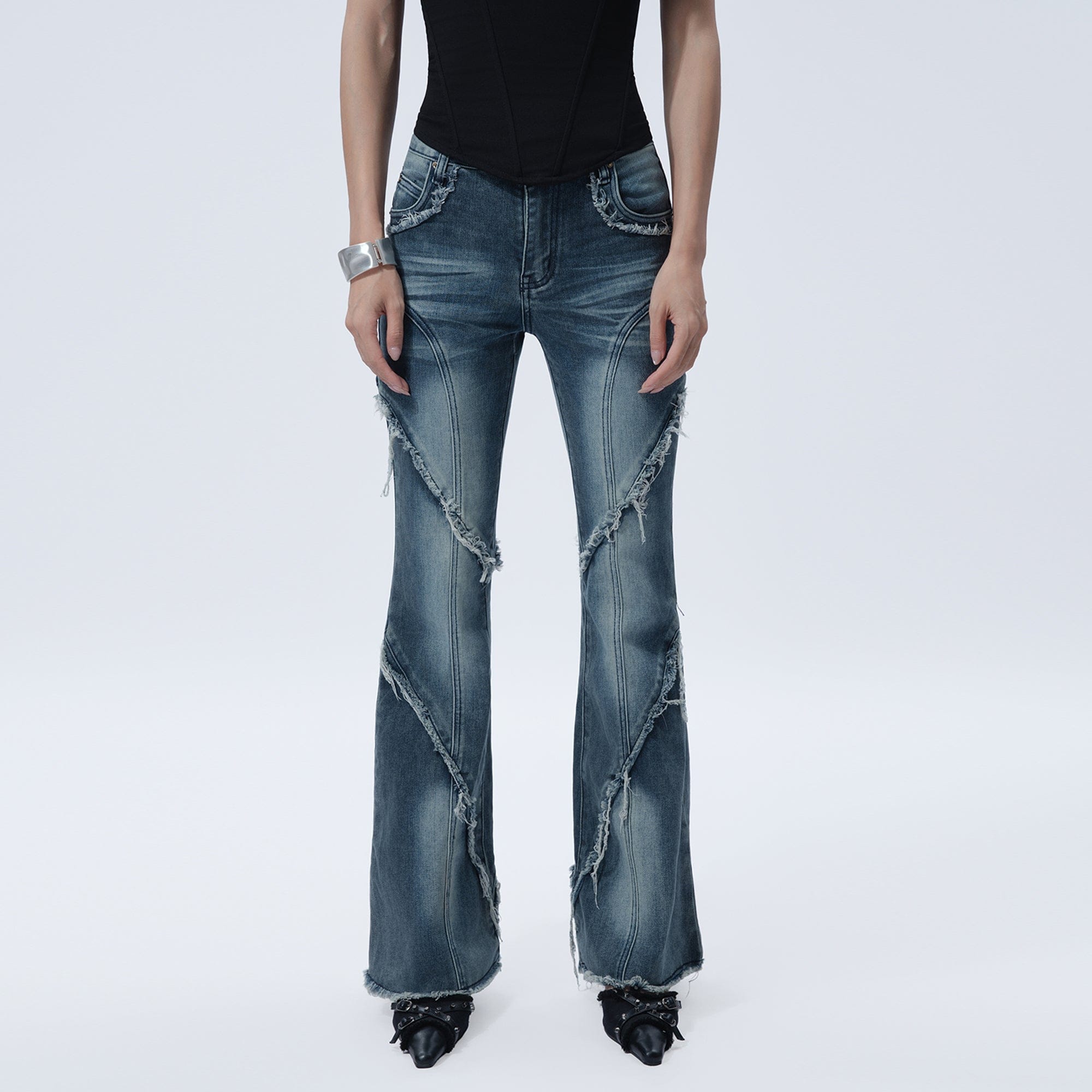 MOGONGSHE Frayed Diagonal-Spliced Flared Jeans