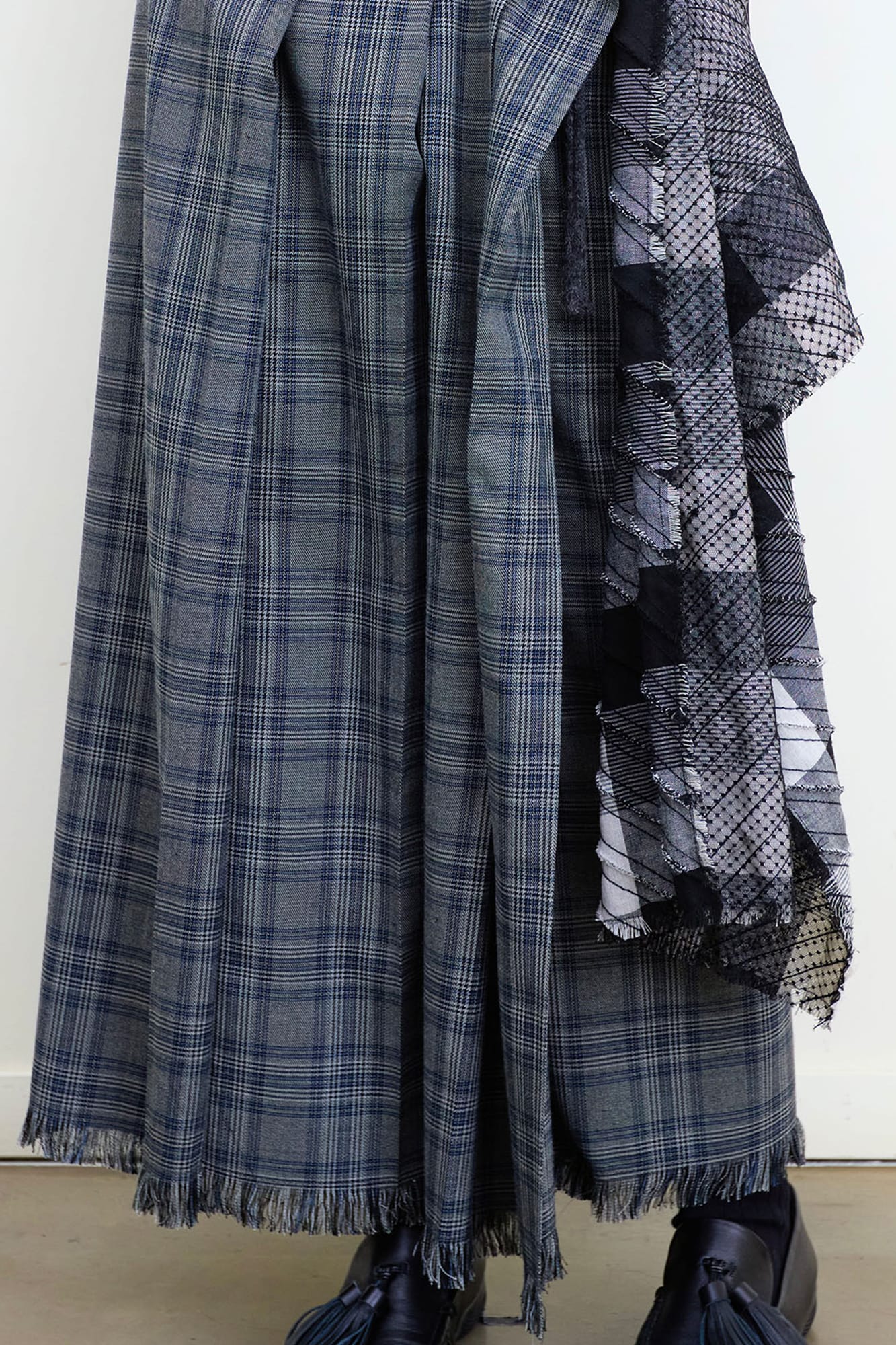 NEVERSEEZ Detachable Waist Scarf Pleated Plaid Maxi Skirt