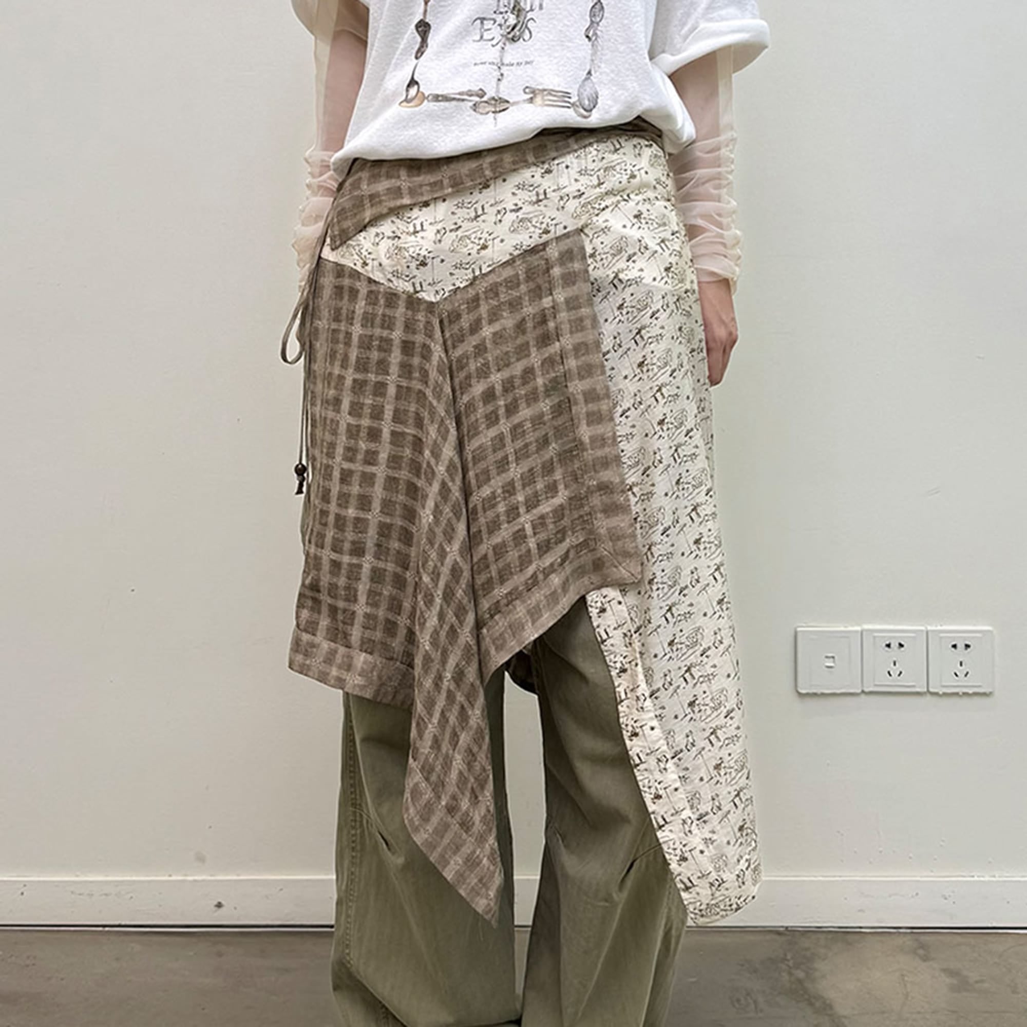 NEVERSEEZ Spliced Plaid-Toile Wrap Apron