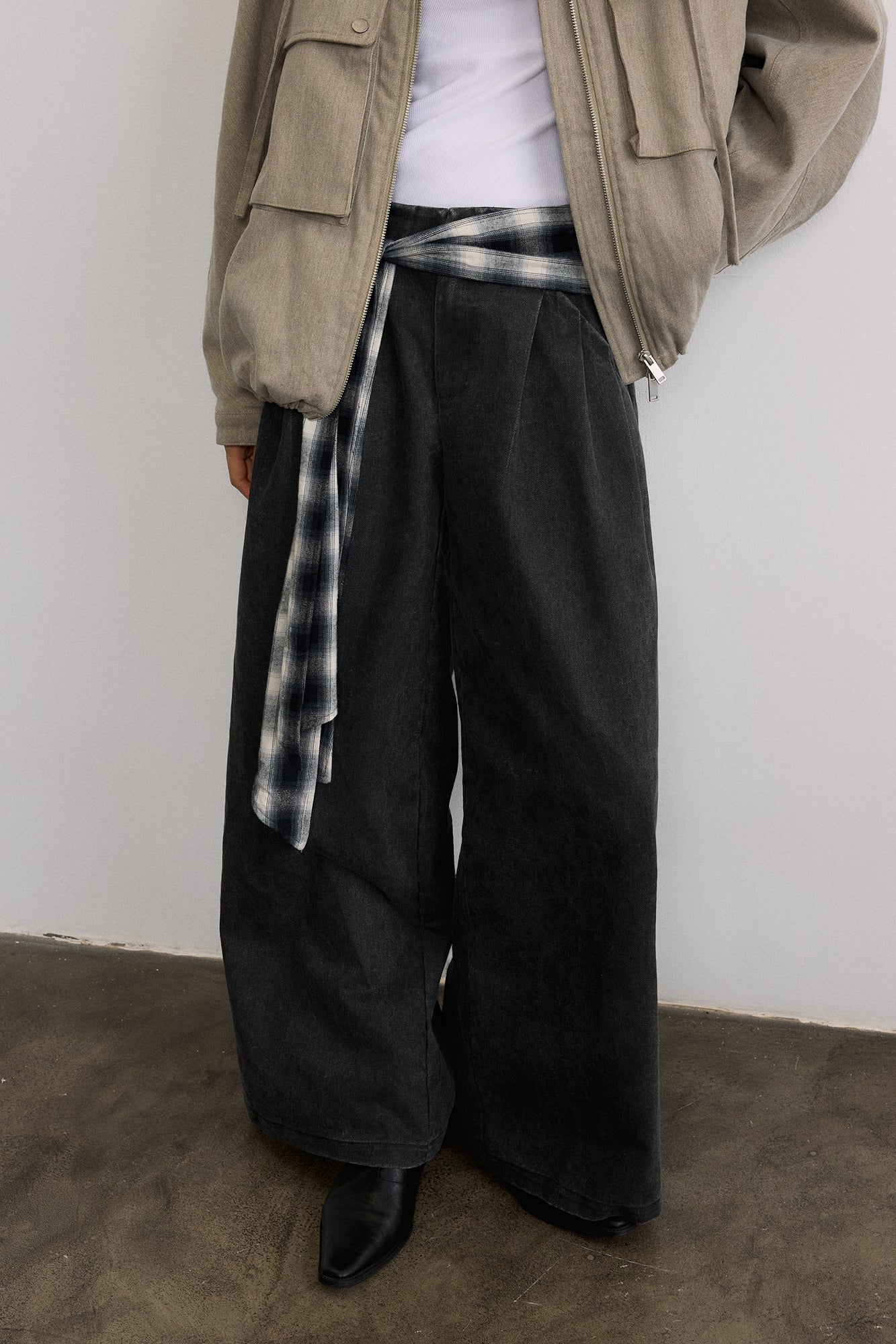 SAME FLOW Plaid Belt Pleated Wide-Leg Pants