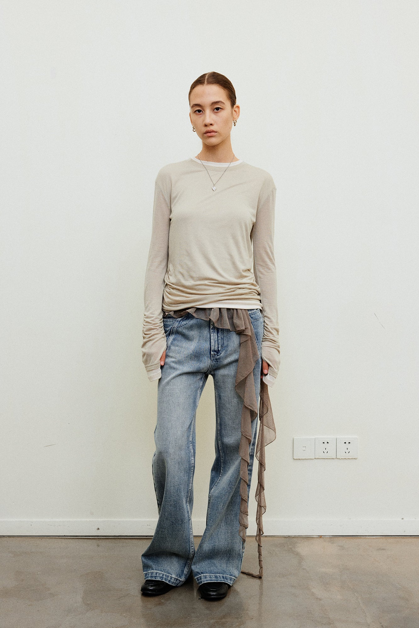 NEVERSEEZ Curved-Yoke Washed Wide-Leg Jeans