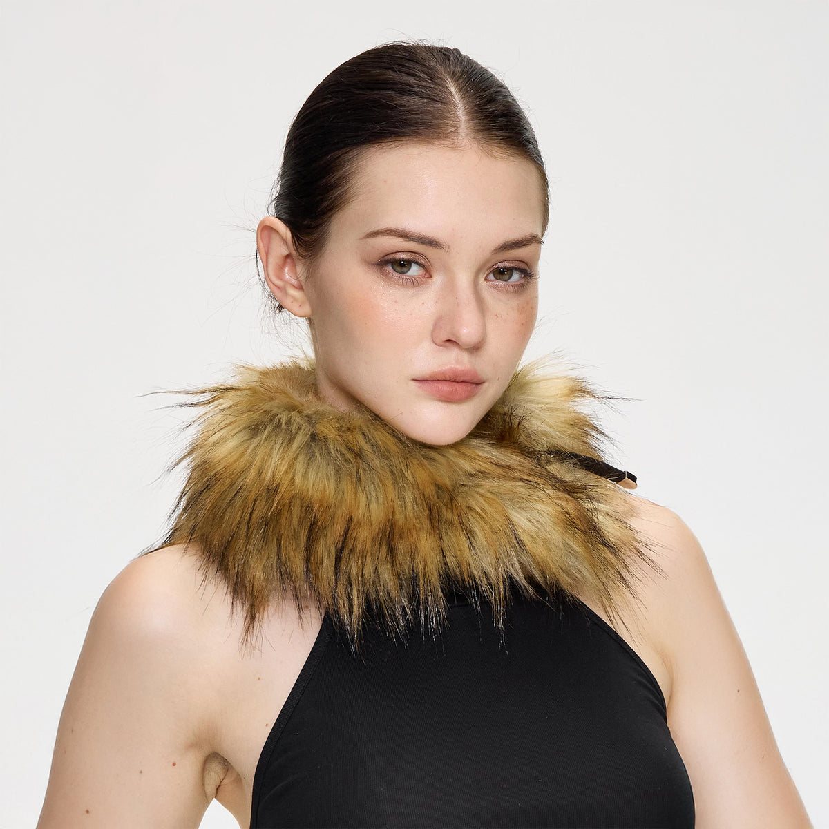 AE30 SAINT Faux Fur Buckle Collar Scarf