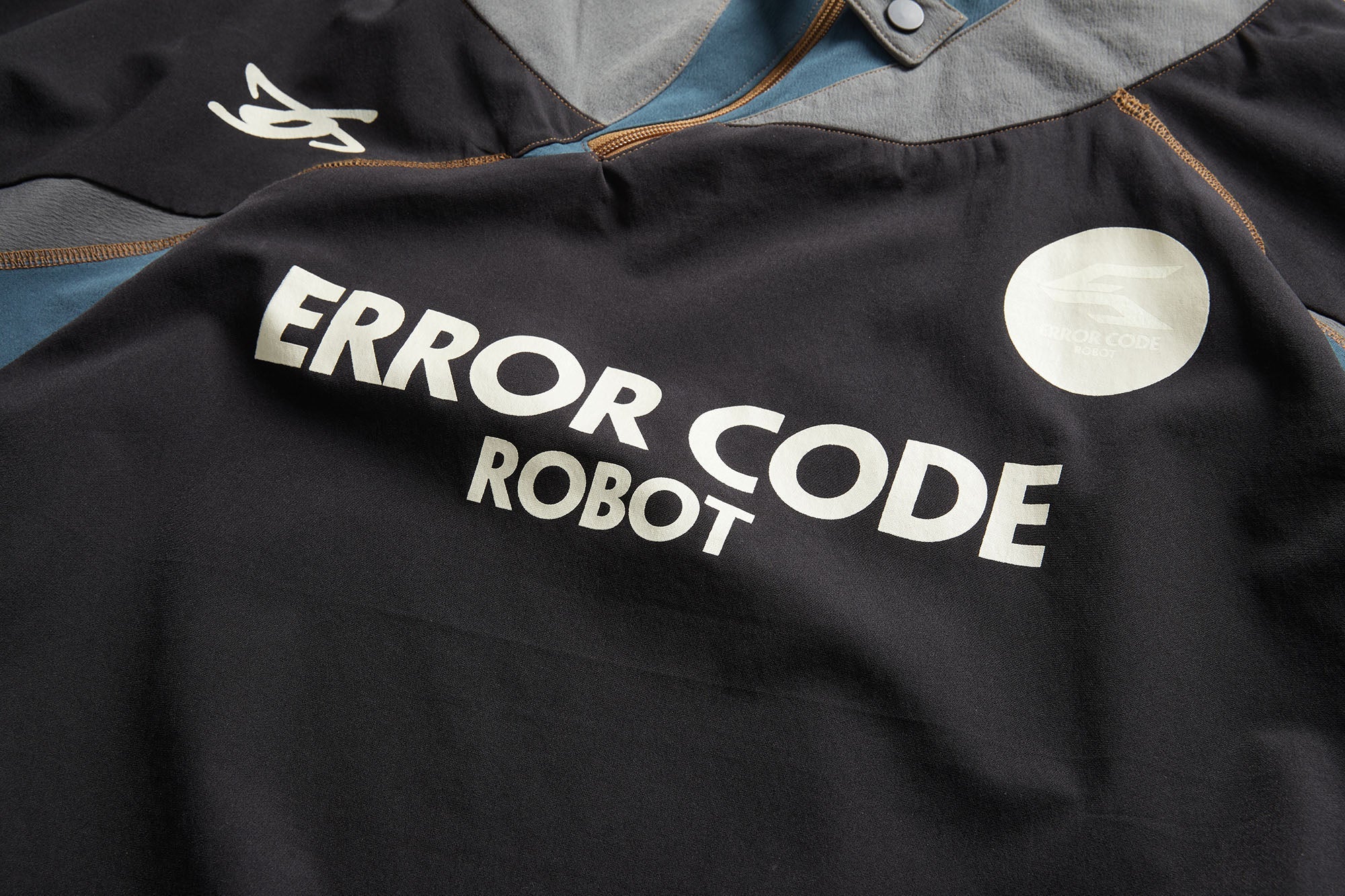 ERROR CODE ROBOT Asymmetric Zip Contrast Panel Sweatshirt
